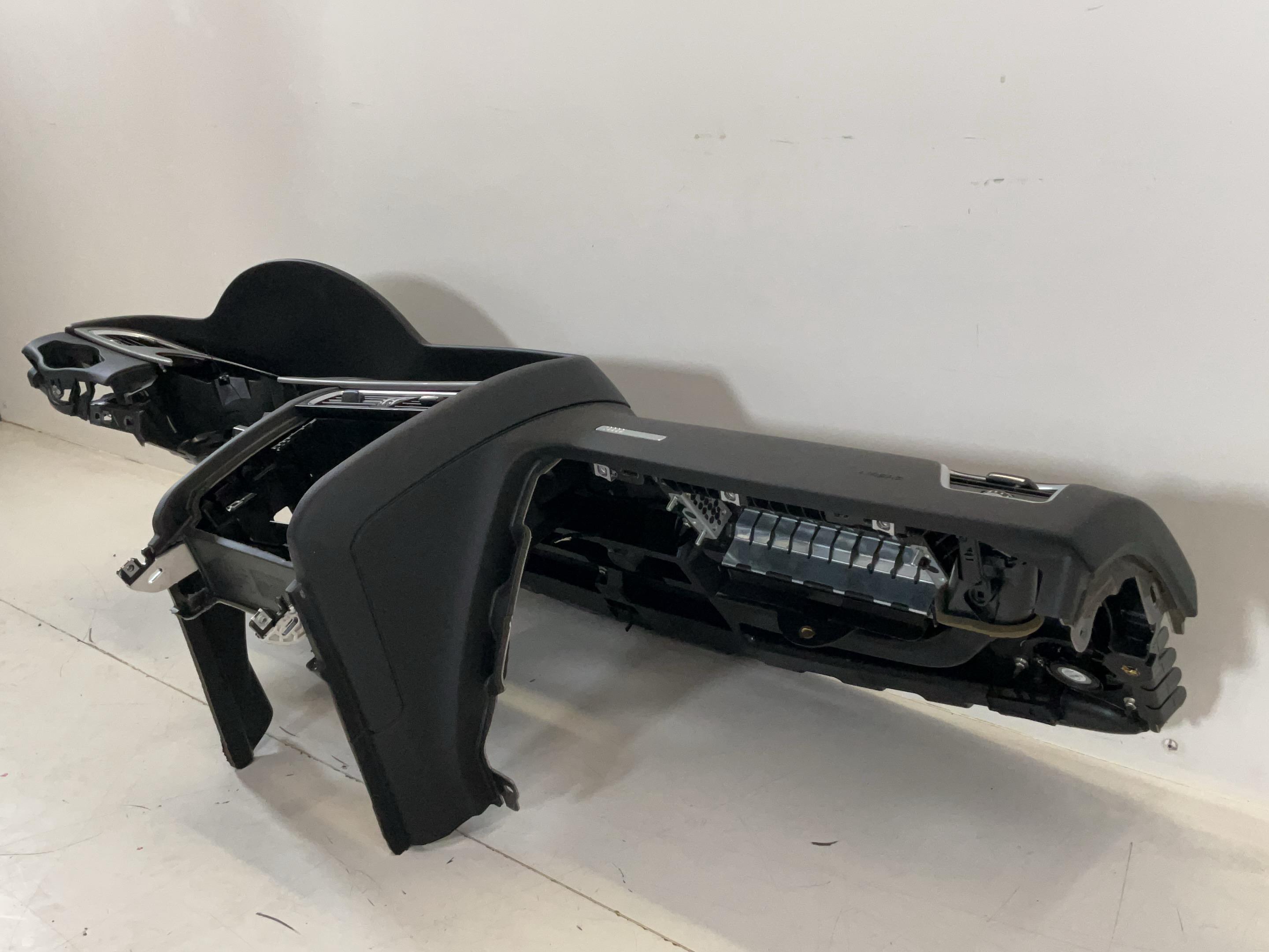 Car dashboard AUDI A5 Cabriolet (8F) 3.0 TDI  150 kW  204 PS (10.2011-01.2017)