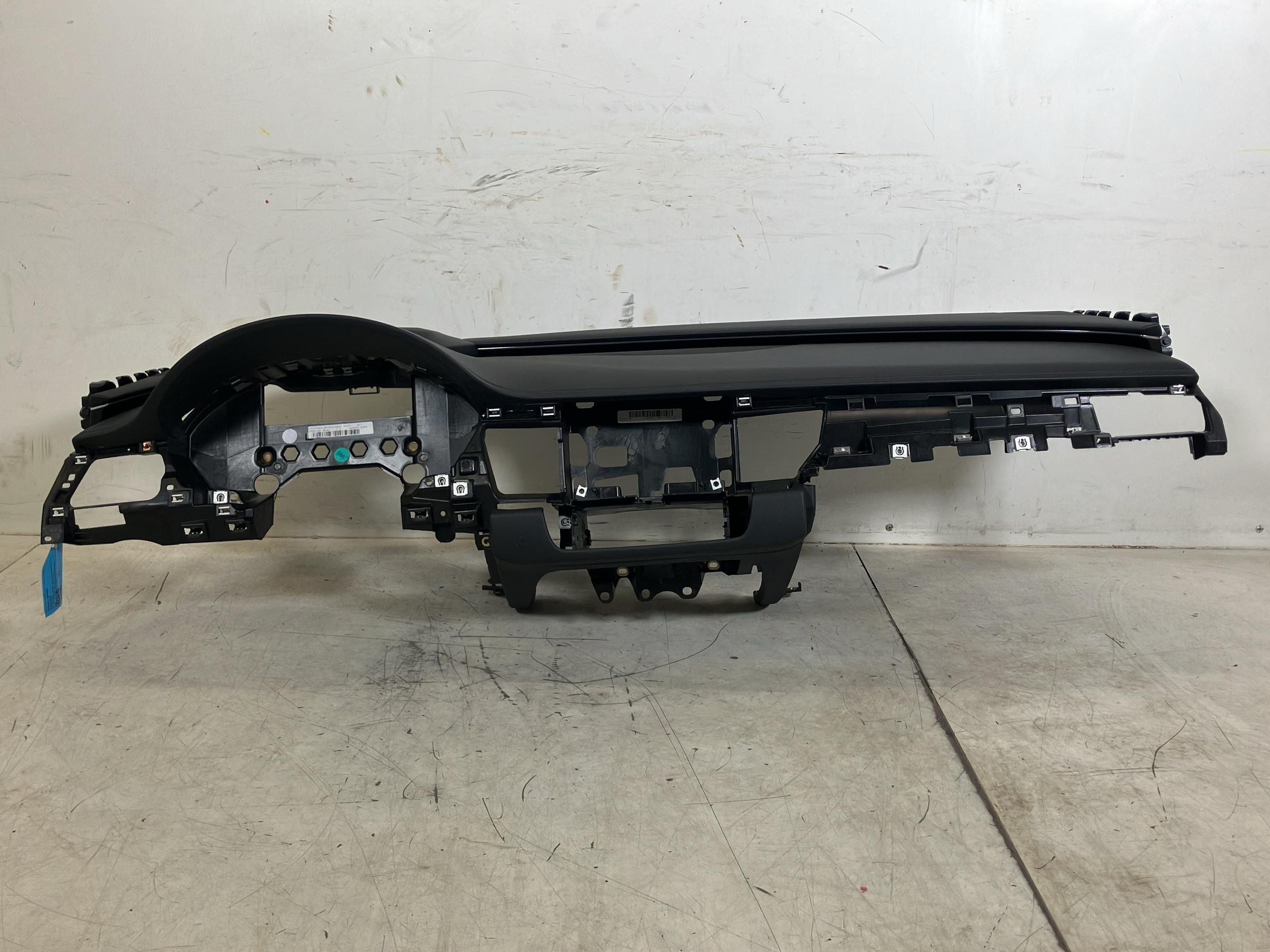 Dashboard AUDI A8 (4H) 3.0 TDI quattro  190 kW  258 PS (10.2013-01.2018)