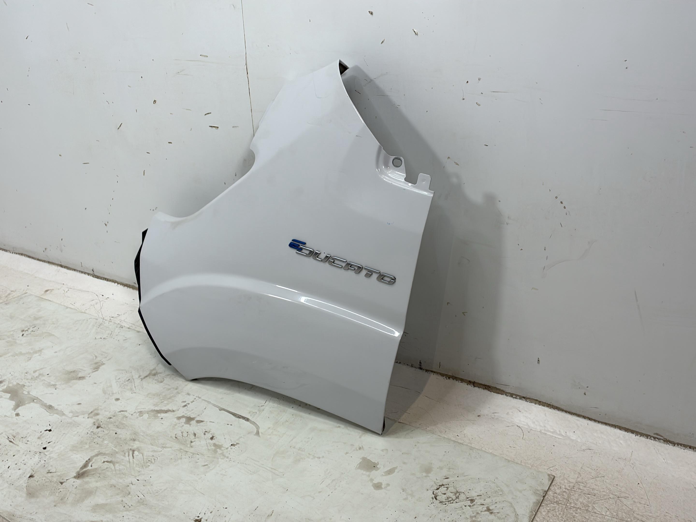 Spatbord linksvoor FIAT Ducato Bus (250) E-Ducato Hydrogen  205 kW  279 PS (04.2025-> )