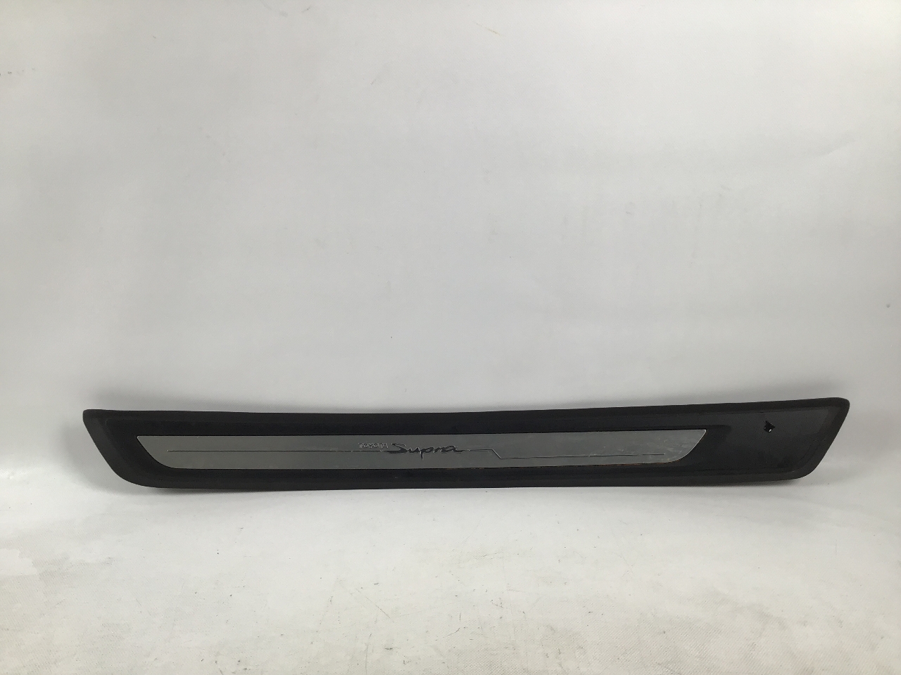 Baguette de seuil droite TOYOTA Supra (DB) 3.0 GR  250 kW  340 PS (03.2019-> ) Baguette de seuil droite TOYOTA Supra (DB) 3.0 GR  250 kW  340 PS (03.2019-> )