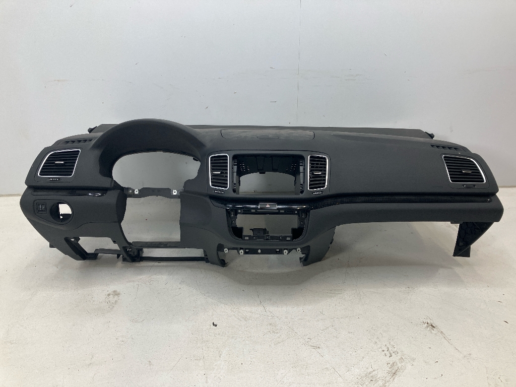 Car dashboard VW Sharan (7N) 2.0 TDI  135 kW  184 PS (05.2015-> )