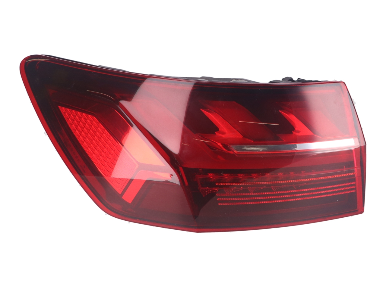 Feu arrière extérieur gauche AUDI A4 Avant (8W, B9) 35 TFSI Mild Hybrid  110 kW  150 PS (12.2018-> ) Feu arrière extérieur gauche AUDI A4 Avant (8W, B9) 35 TFSI Mild Hybrid  110 kW  150 PS (12.2018-> )