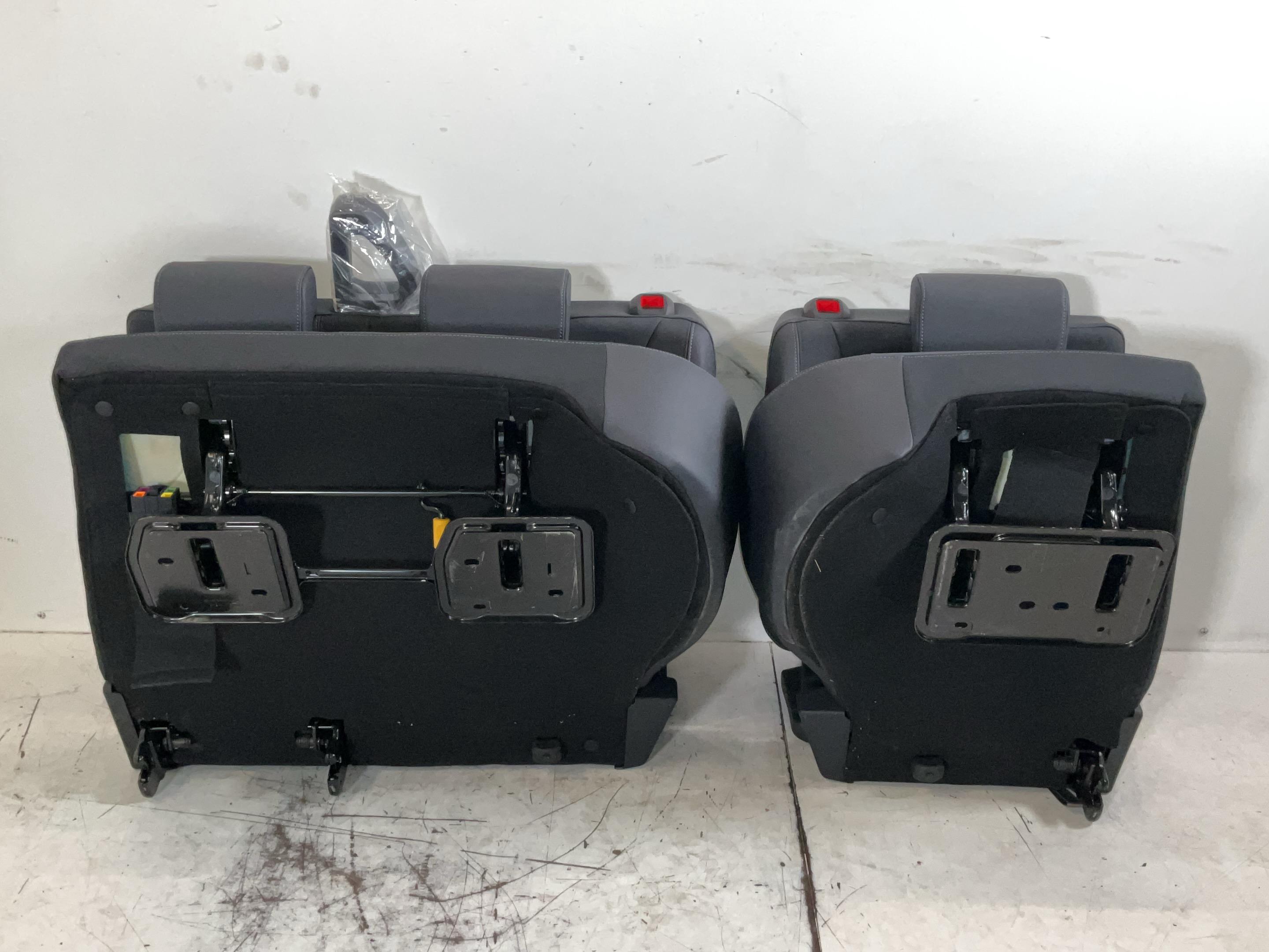Bank 2e-rij FORD Tourneo Courier V769 Van (N1P) E-Tourneo Courier  100 kW  136 PS (12.2024-> )