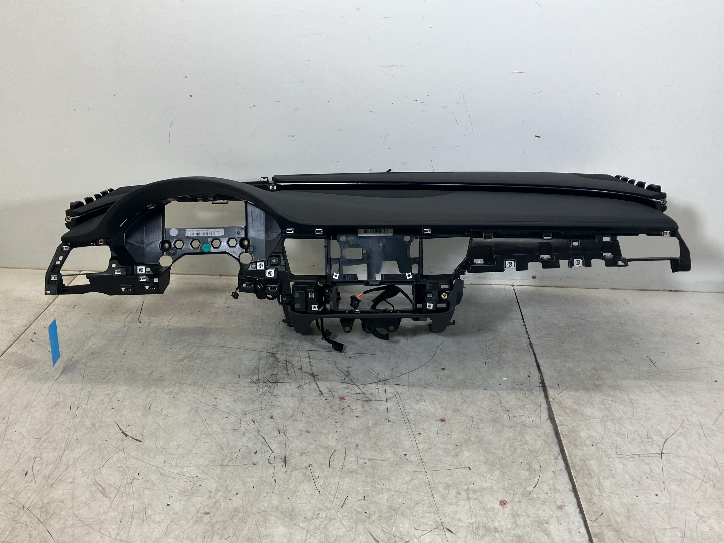 Car dashboard AUDI A8 (4H) 3.0 TDI quattro  190 kW  258 PS (10.2013-01.2018)