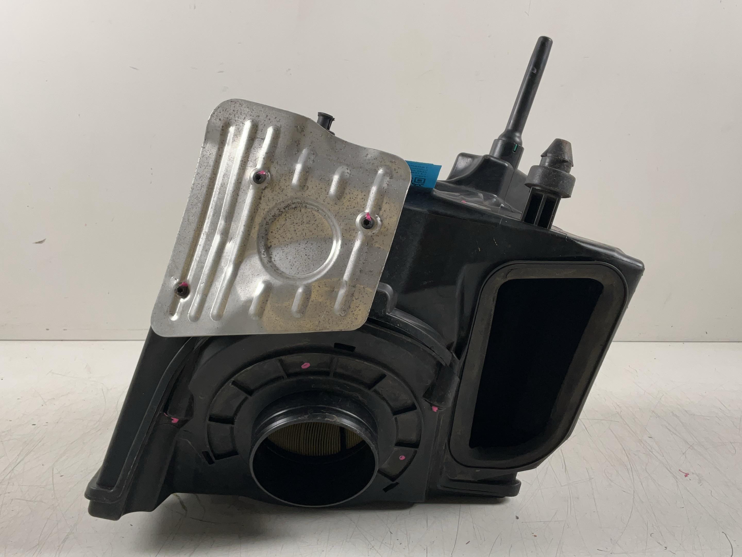 Housing air filter AUDI A4 (8W, B9) 1.4 TFSI  110 kW  150 PS (08.2015-> )