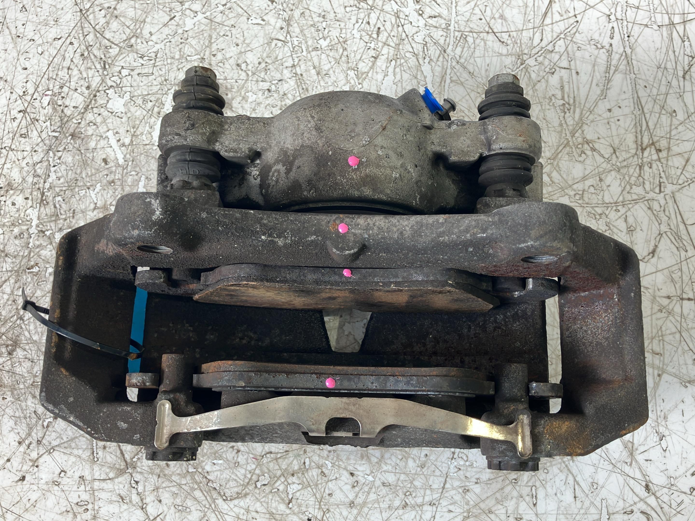 Bremssattel links vorne AUDI A5 Cabriolet (8F) 3.0 TDI  150 kW  204 PS (10.2011-01.2017)