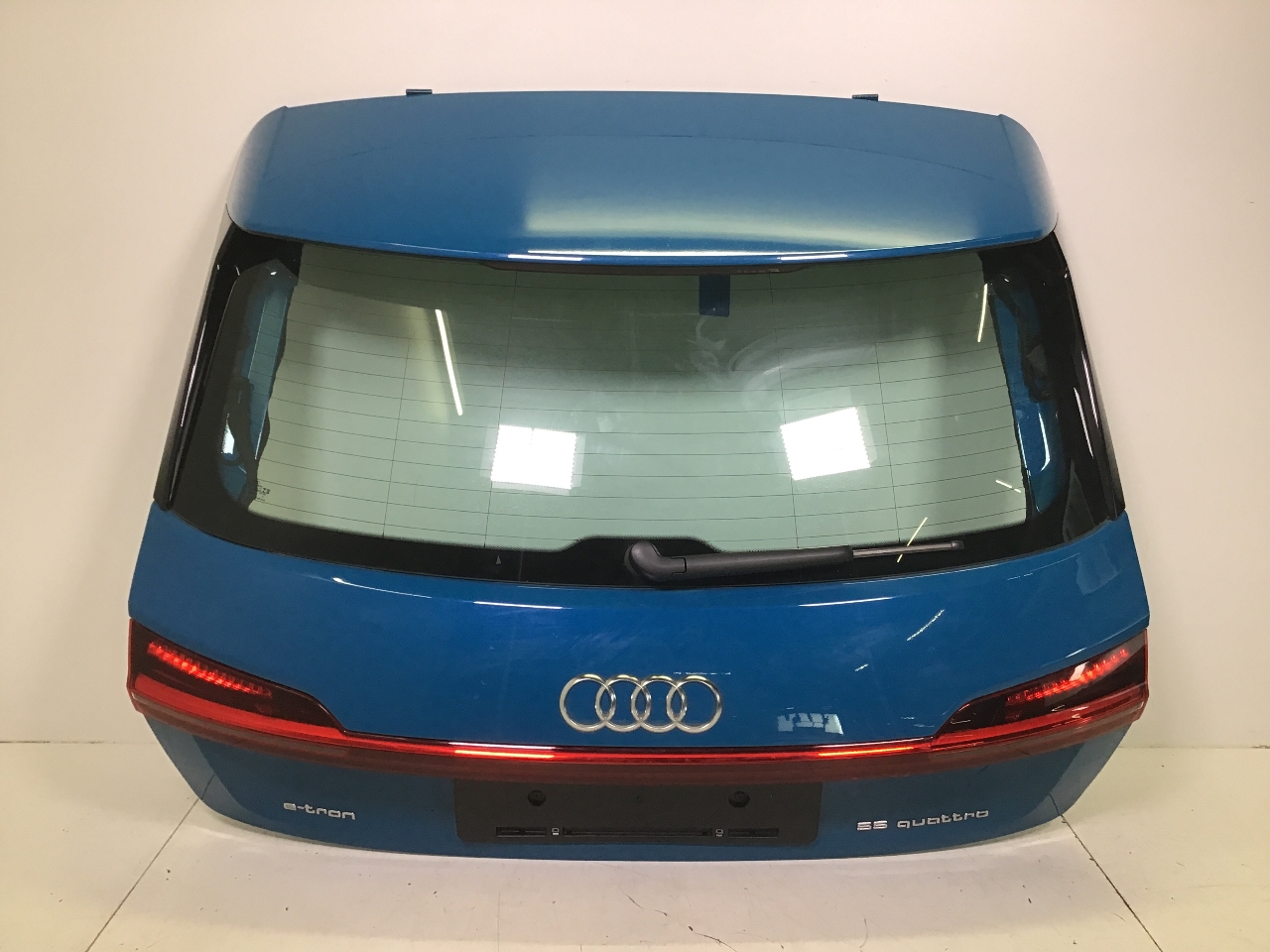 Hayon / couvercle de coffre AUDI e-tron (GEN) Electric quattro  300 kW  408 PS (09.2018-> ) Hayon / couvercle de coffre AUDI e-tron (GEN) Electric quattro  300 kW  408 PS (09.2018-> )