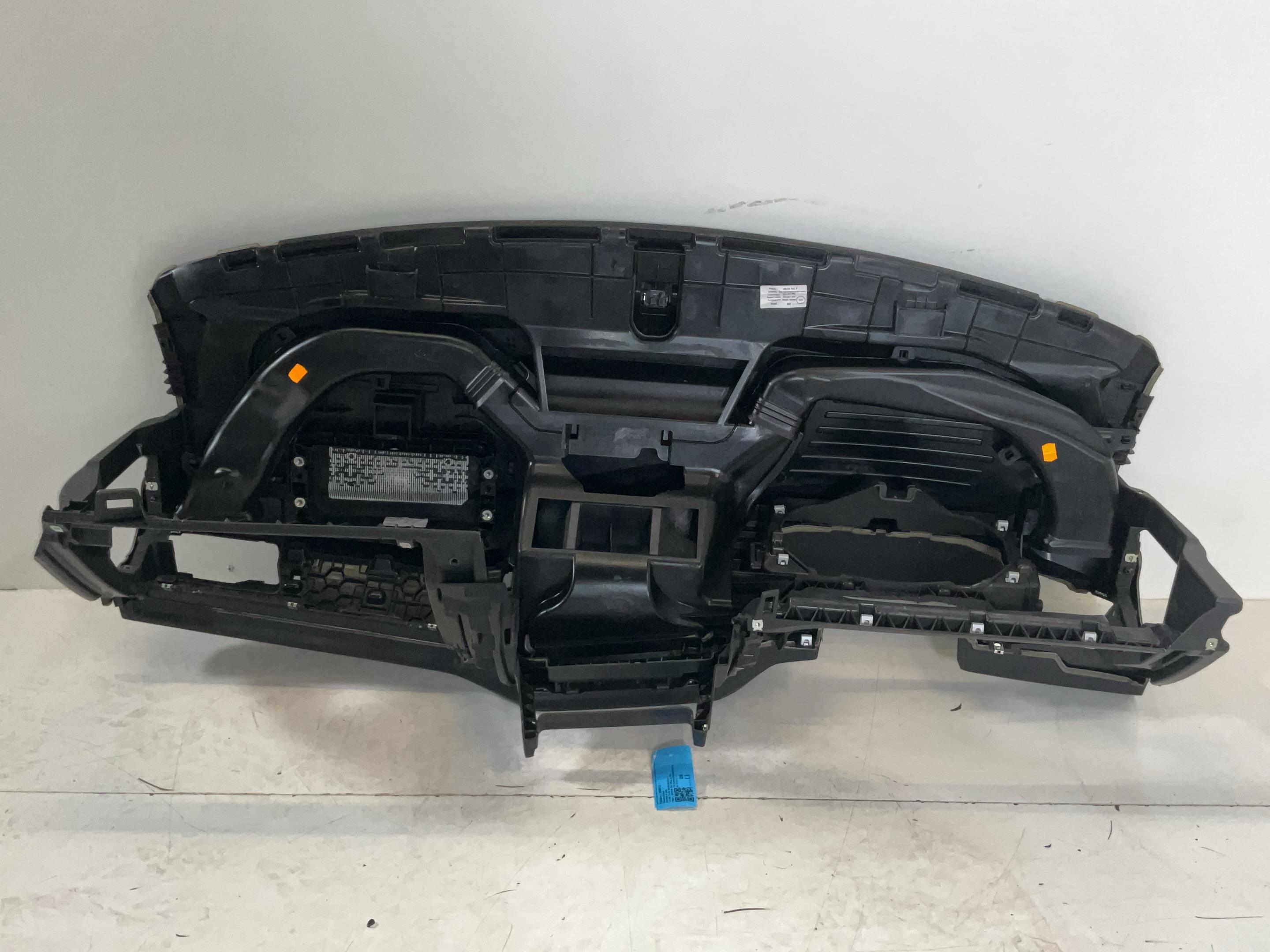 Tableau de bord VW Polo VI (AW) 1.0 TSI  70 kW  95 PS (06.2017-> )