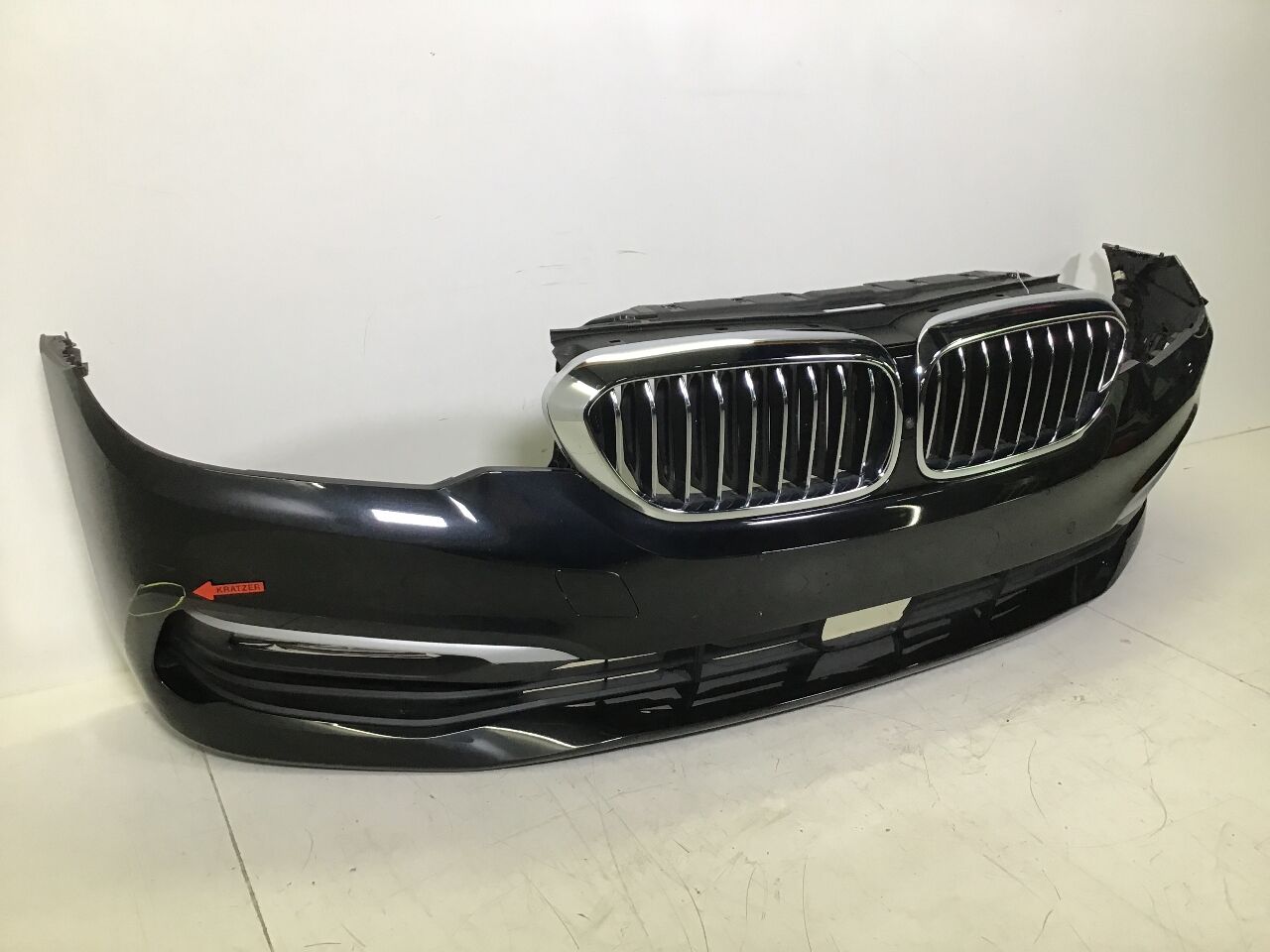 Stoßstange vorne BMW 5er (G30, F90) 518d 100 kW 136 PS (07.2018-> )