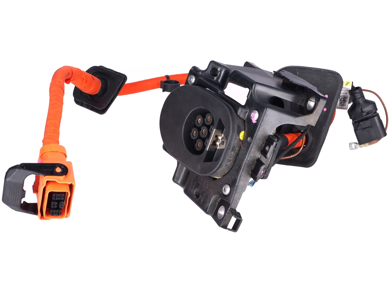 HV charging connection AUDI e-tron (GEN) Electric quattro  300 kW  408 PS (09.2018-> ) HV charging connection AUDI e-tron (GEN) Electric quattro  300 kW  408 PS (09.2018-> )