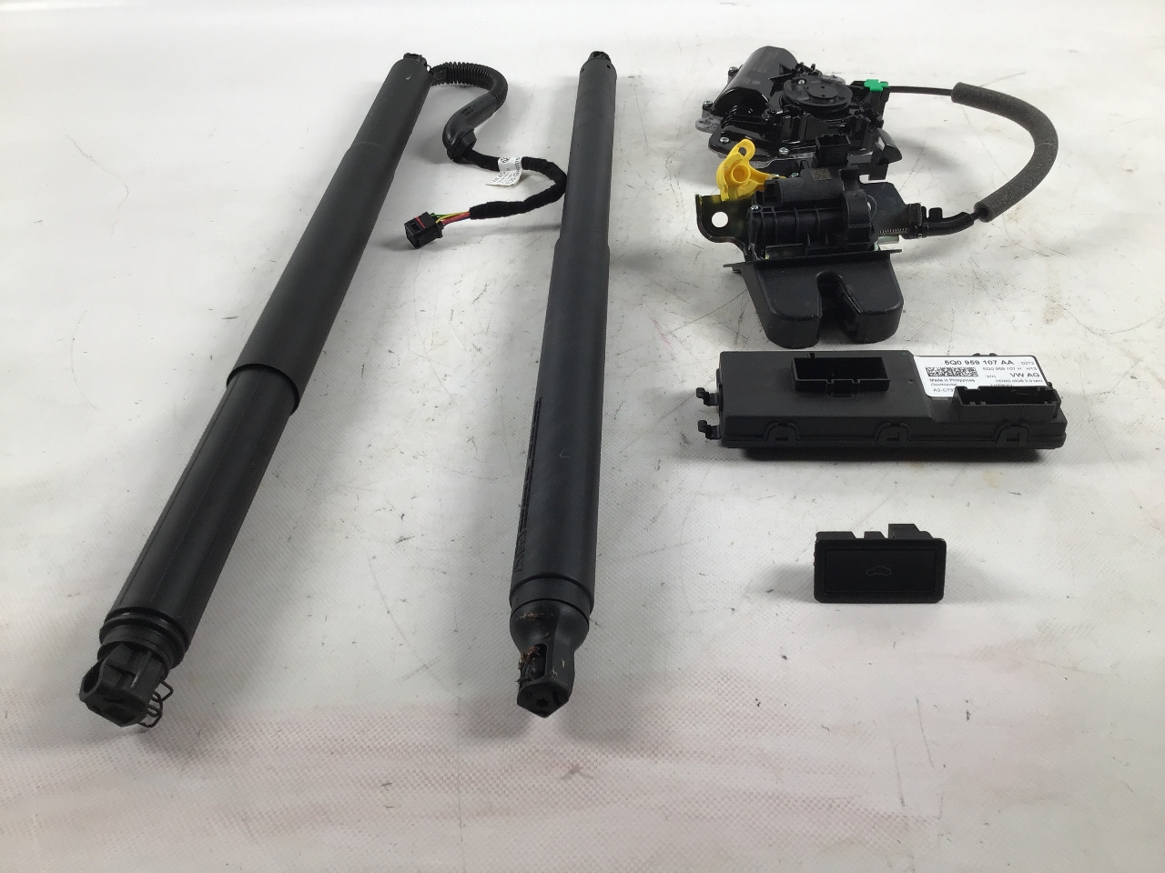 Set pentru hayon electric VW Tiguan II (AD) 2.0 TSI 4motion  140 kW  190 PS (09.2018-> )