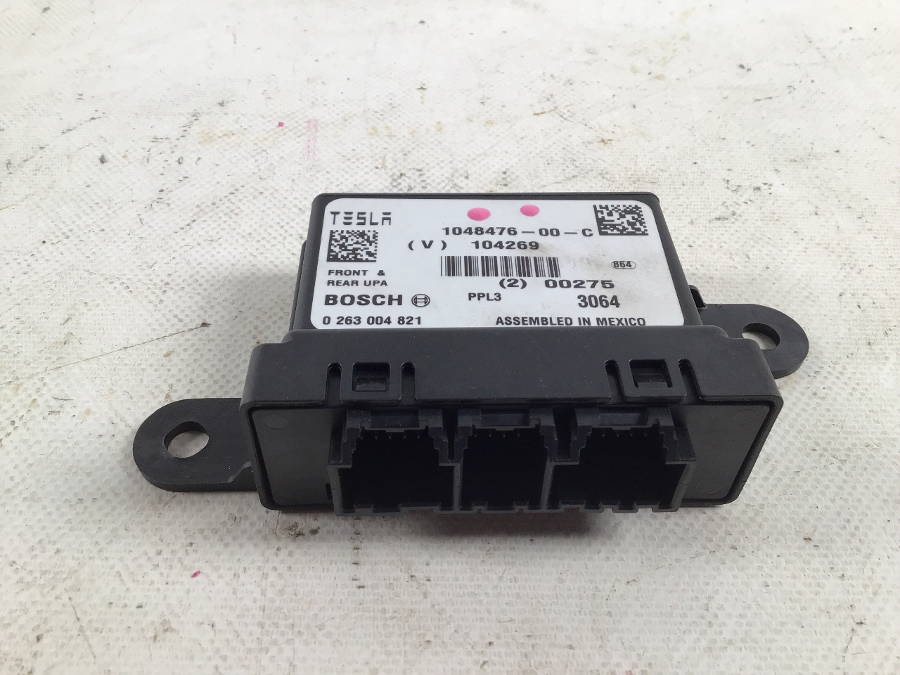 Unité de contrôle TESLA Model S (5YJS) 85  285 kW  388 PS (09.2012-02.2016) Unité de contrôle TESLA Model S (5YJS) 85  285 kW  388 PS (09.2012-02.2016)