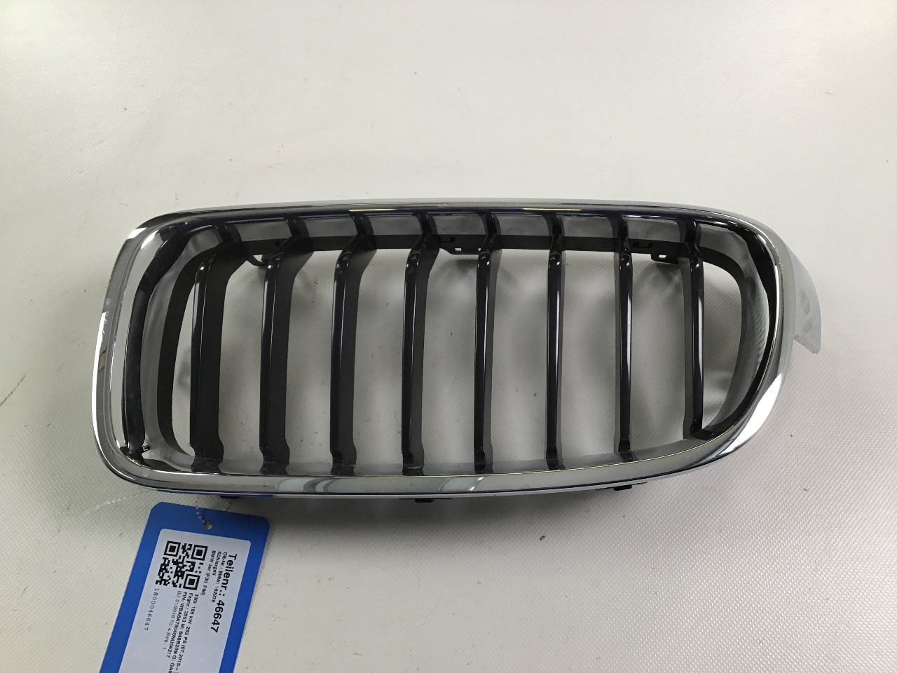 Grille de calandre BMW 3er (F30, F80) 330i  185 kW  252 PS (07.2015-10.2018) Grille de calandre BMW 3er (F30, F80) 330i  185 kW  252 PS (07.2015-10.2018)