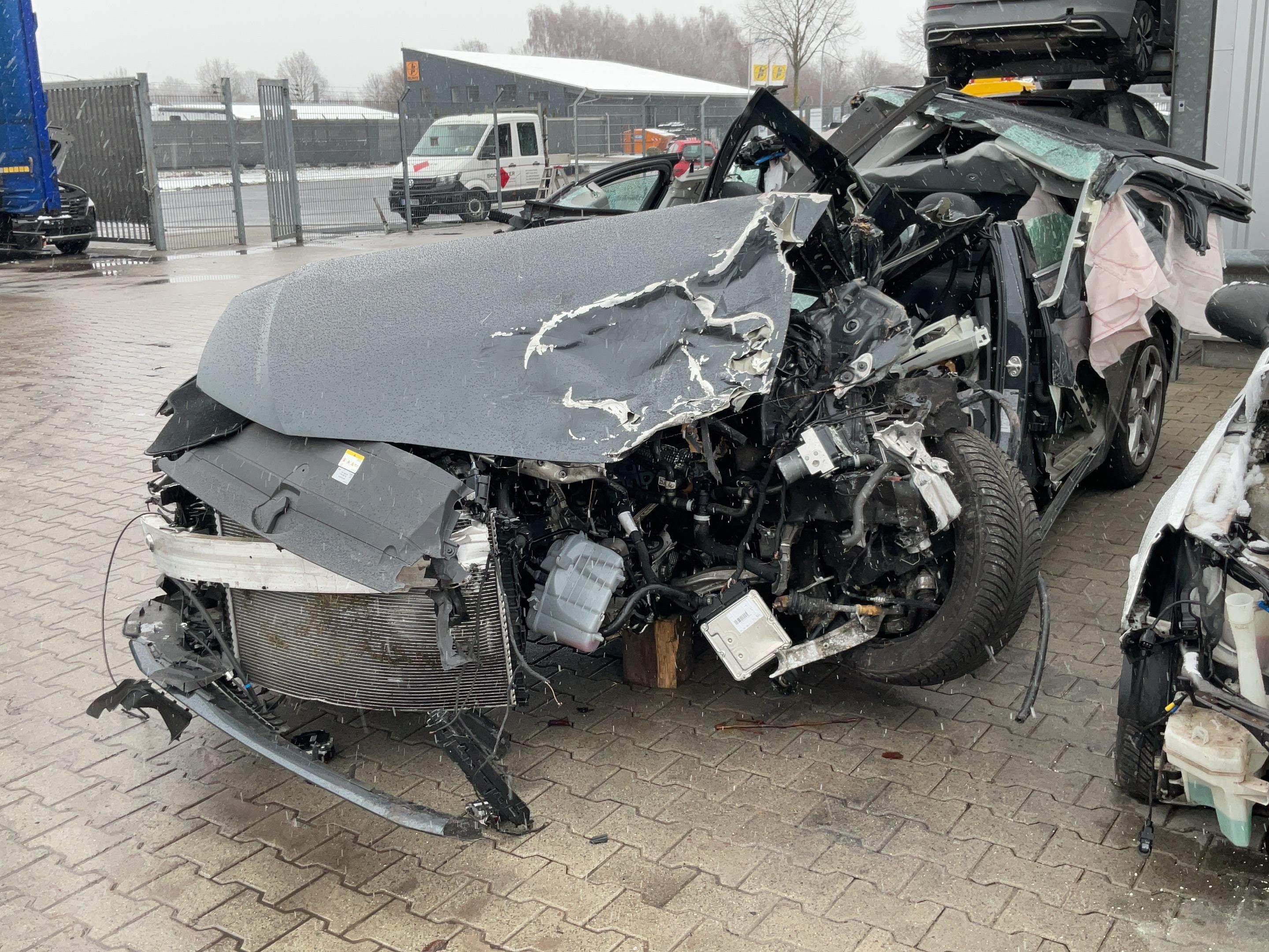 AUDI A6 Avant (4A, C8) 40 TDI Mild Hybrid