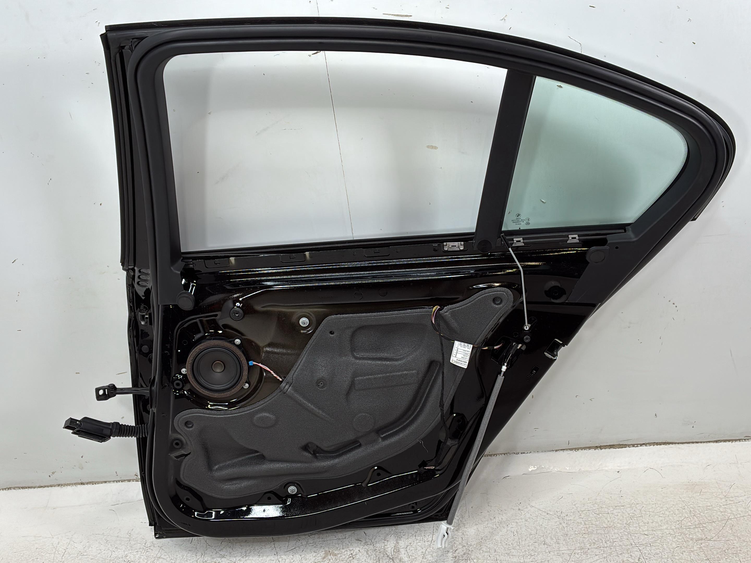 Porte arrière droit BMW 3er (F30, F80) 320d  140 kW  190 PS (07.2015-10.2018)