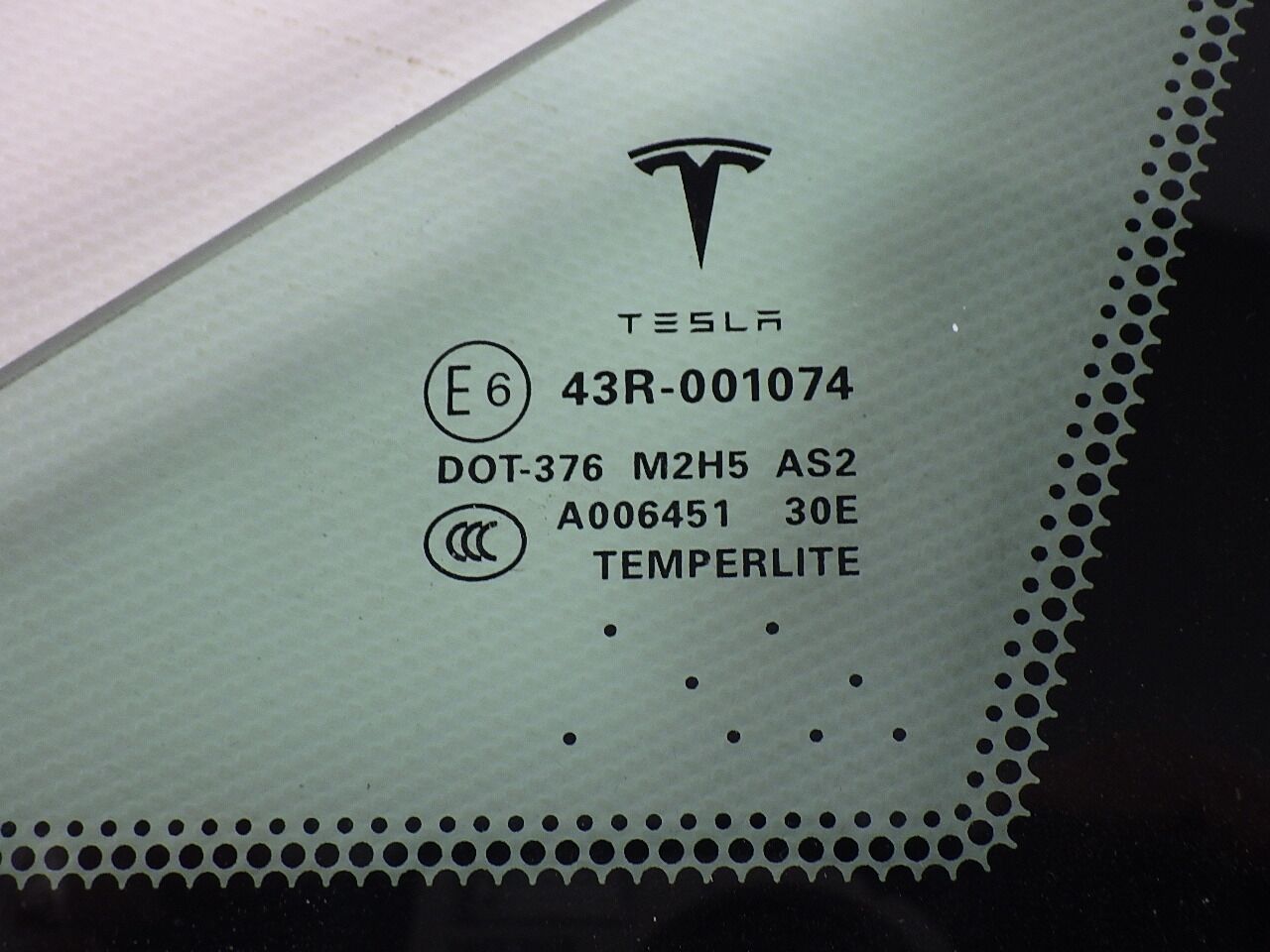 Triangle window left TESLA Model S (5YJS) 70  285 kW  388 PS (09.2015-> )