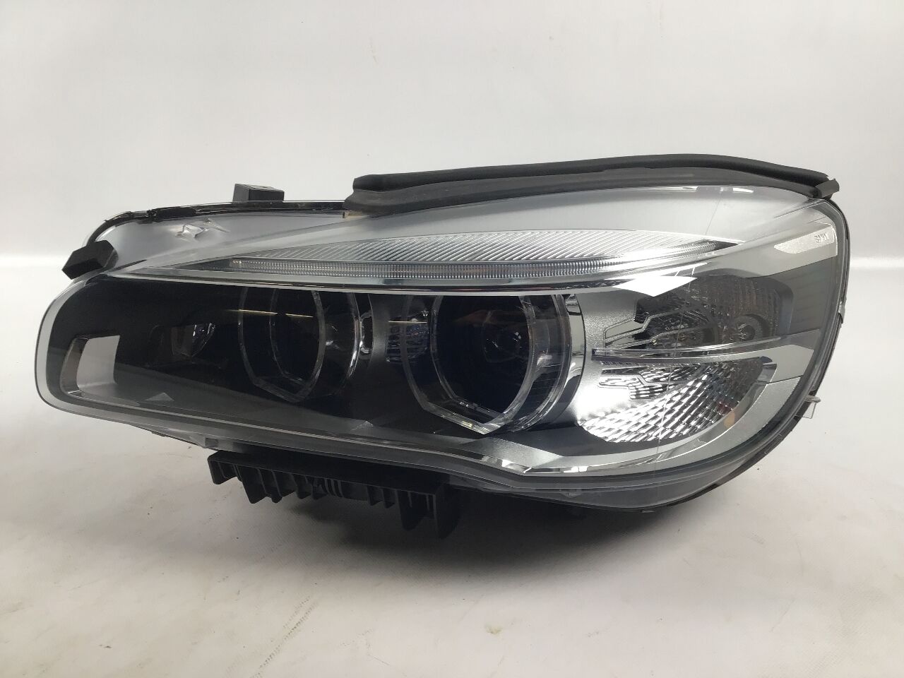 Headlight left BMW 2er Gran Tourer (F46) 218i  100 kW  136 PS (03.2015-02.2018)