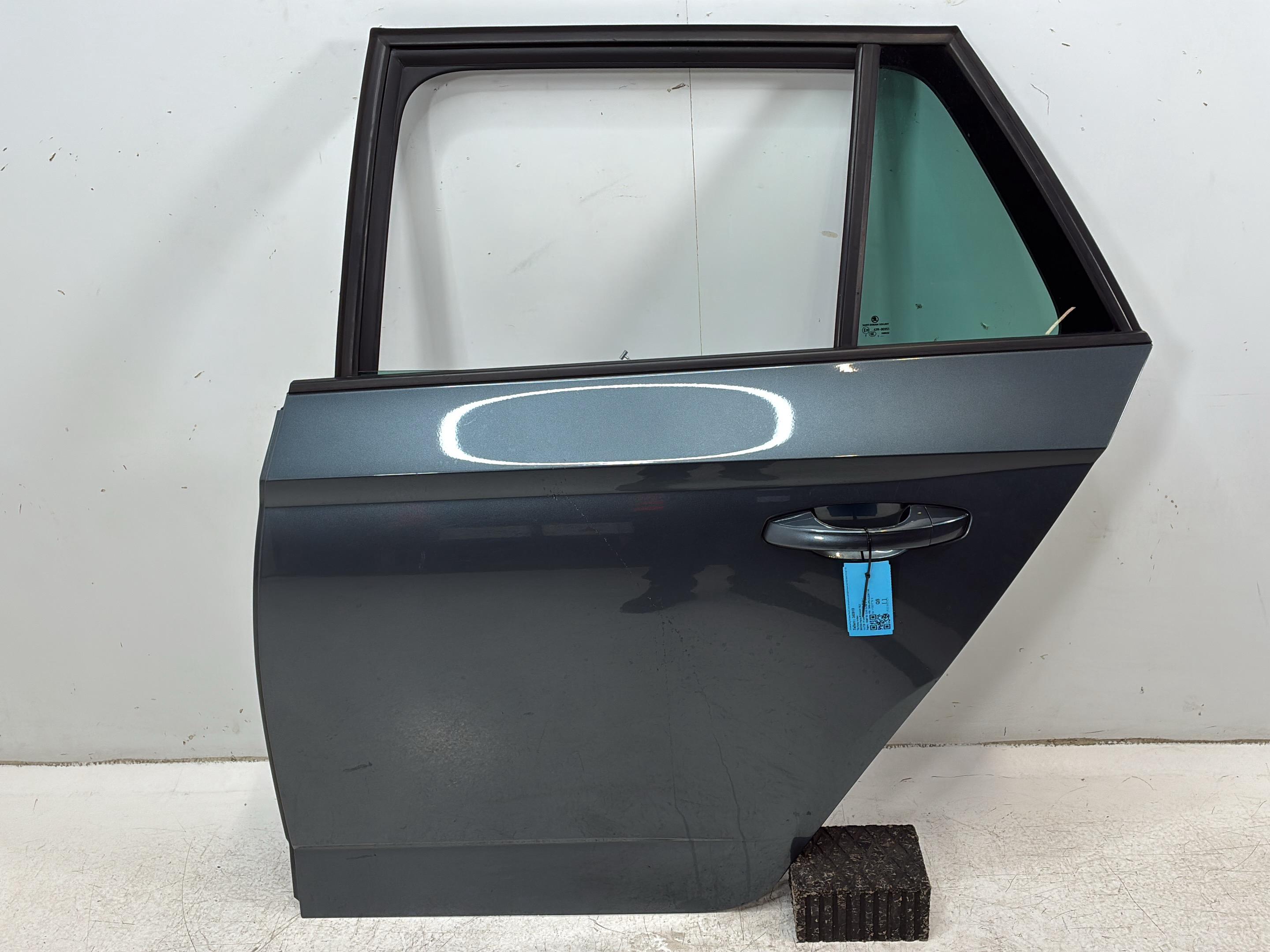 Door left rear SKODA Fabia III Praktik (NJ5) 1.4 TDi  77 kW  105 PS (10.2014-12.2022)