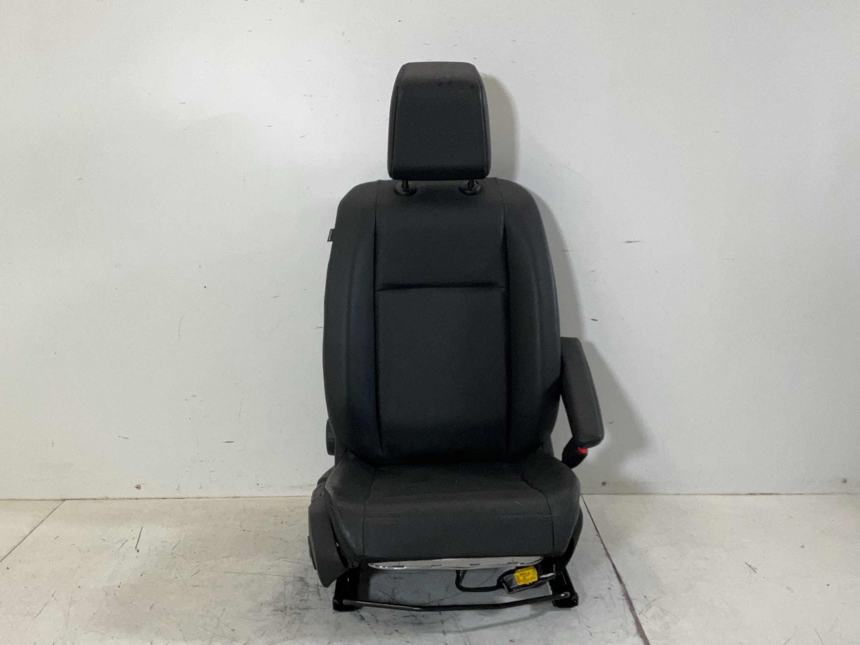 Seat right front PEUGEOT Expert III Kasten (V) E-Expert Hydrogen  100 kW  136 PS (10.2024-> )