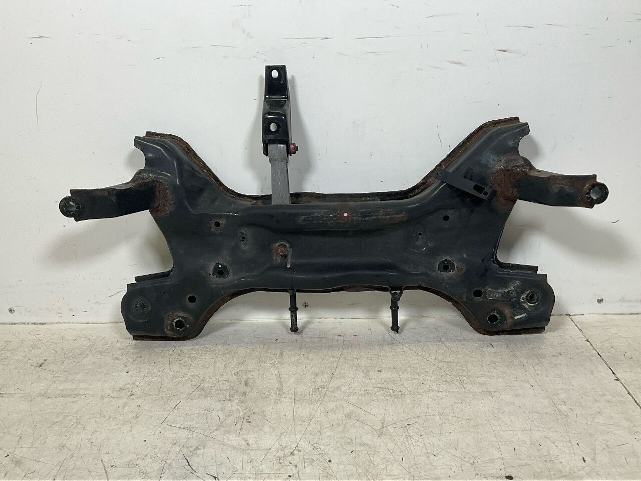 Front axle carrier AUDI A1 (8X) 1.4 TFSI  92 kW  125 PS (11.2014-10.2018)