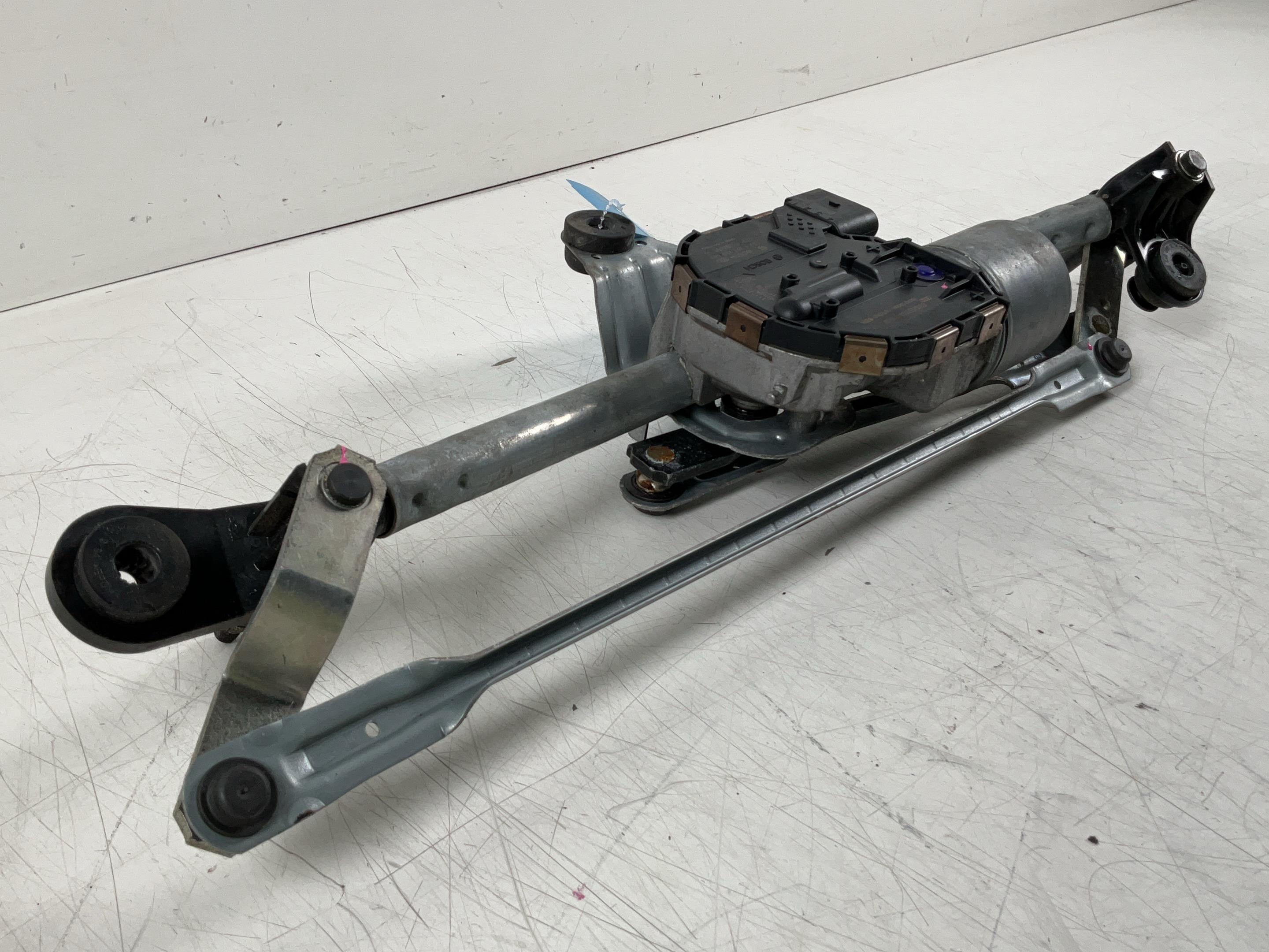 Wiper motor front AUDI A3 Sportback (8V) 1.2 TFSI  81 kW  110 PS (05.2014-> )