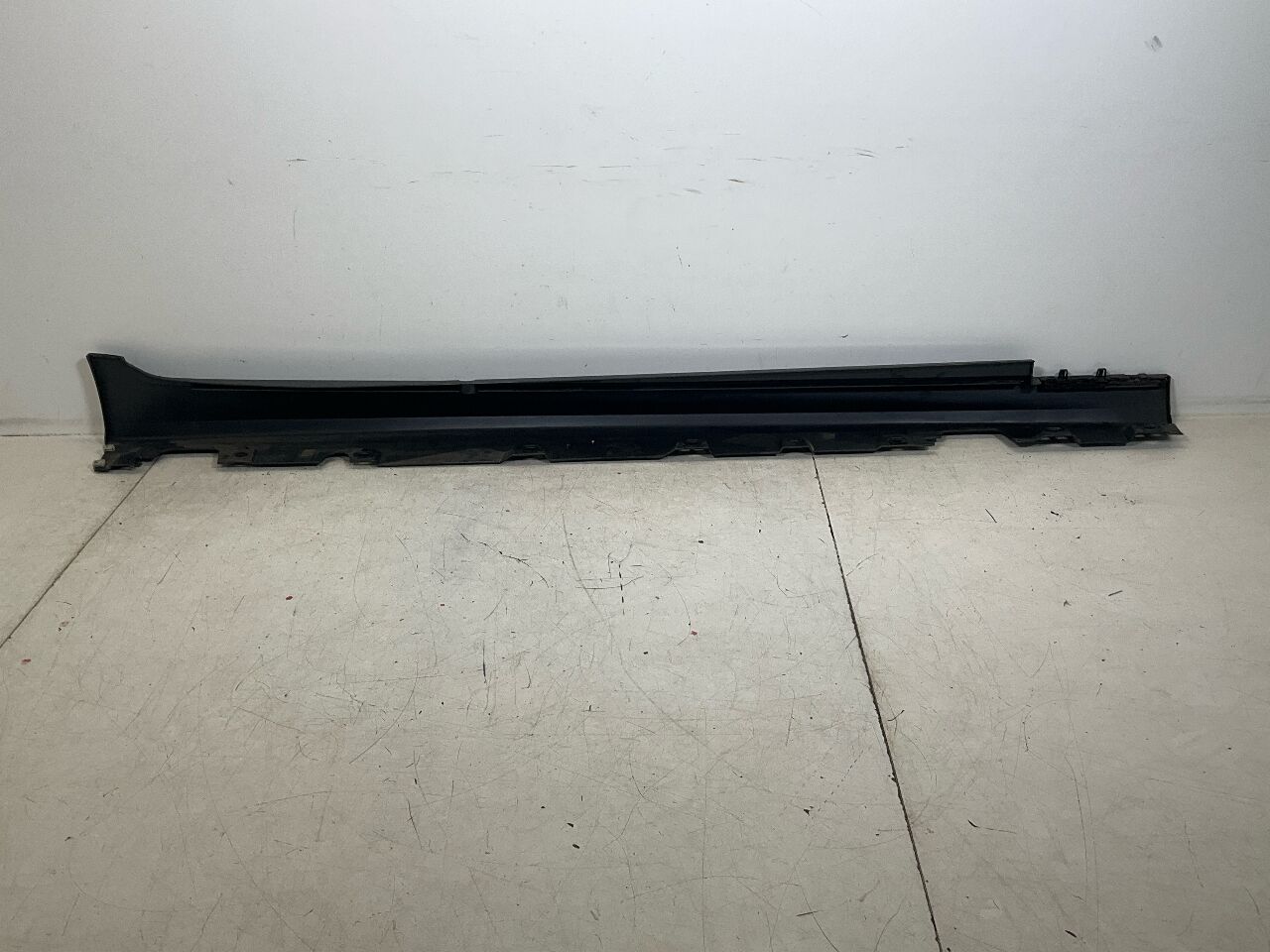 Panelling sill board left BMW 5er Touring (F11) 520d  140 kW  190 PS (07.2014-02.2017)