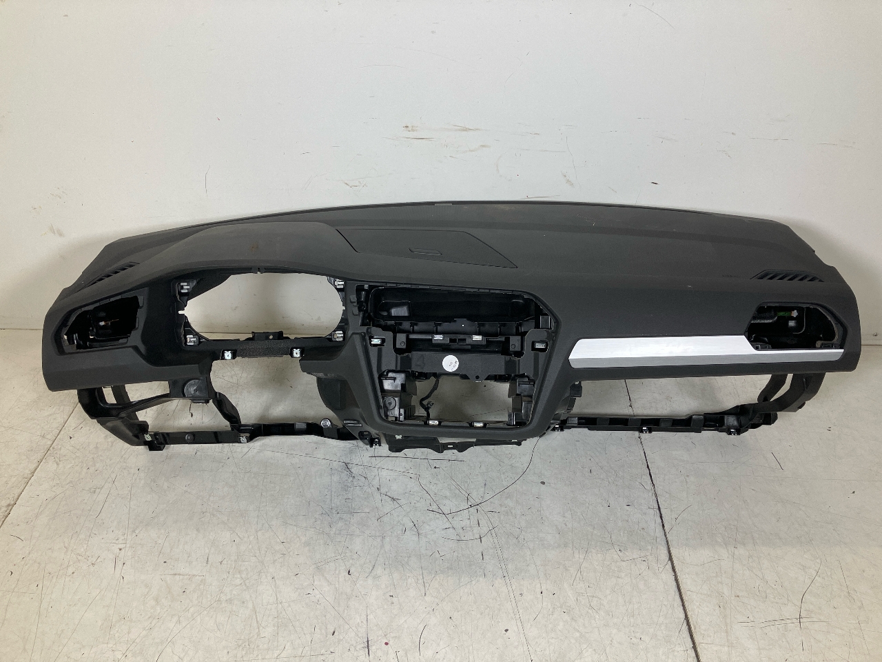 Armaturenbrett VW Tiguan II (AD) 2.0 TDI 4motion  110 kW  150 PS (01.2016-> )