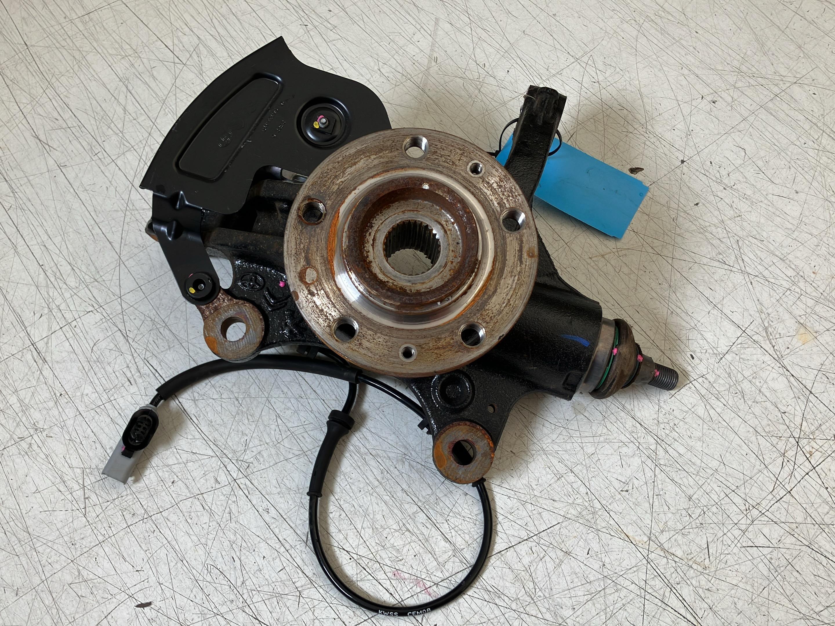 Achsschenkel links vorne OPEL Jumpy Kasten (V) Vivaro-e HYDROGEN  100 kW  136 PS (10.2024-> )