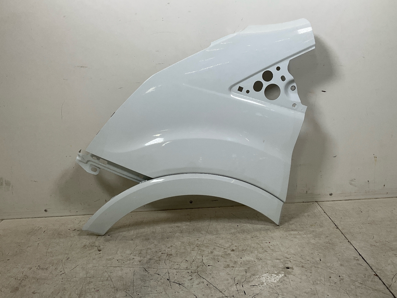 Fender left front FORD Transit V363 Pritsche/Fahrgestell (FED, FFD) 2.0 TDCi  125 kW  170 PS (03.2016-> )