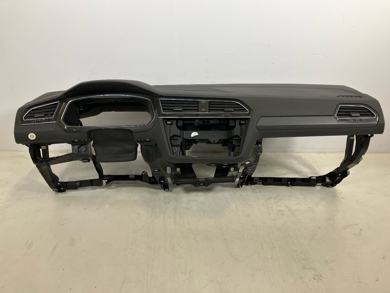 Armaturenbrett VW Tiguan II (AD) 1.4 eHybrid  110 kW  150 PS (11.2020-> )
