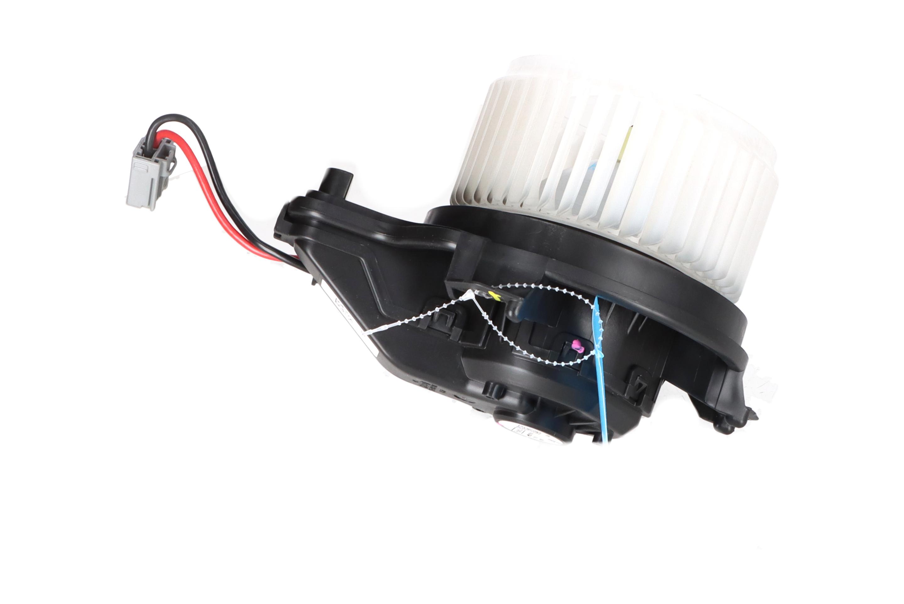 Ventilator de încălzire FORD Focus IV (HN) 1.0 EcoBoost  92 kW  105 PS (01.2018-> )