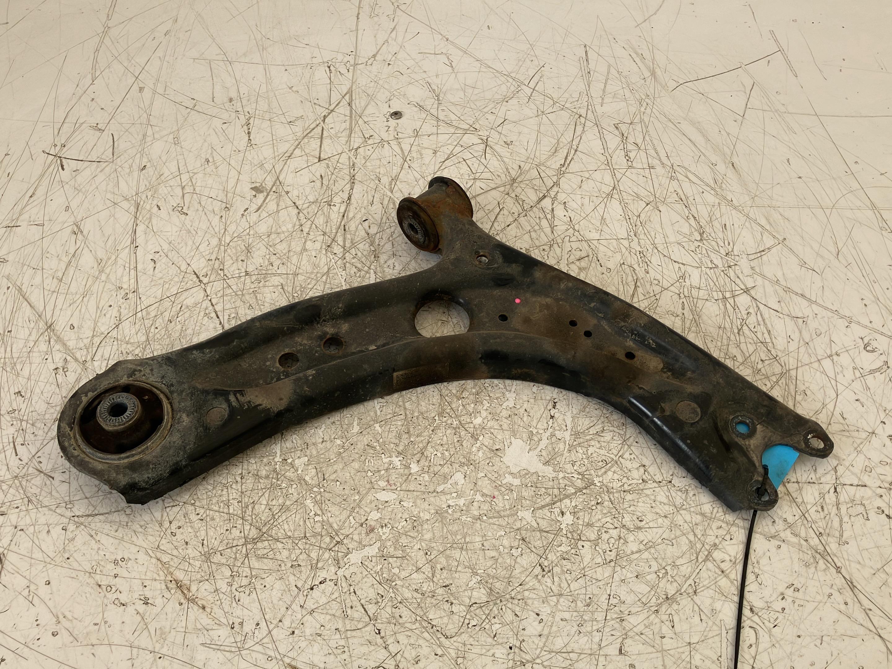 Wishbone right front VW T-Roc (A11) 2.0 TSI 4motion  140 kW  190 PS (07.2017-> )