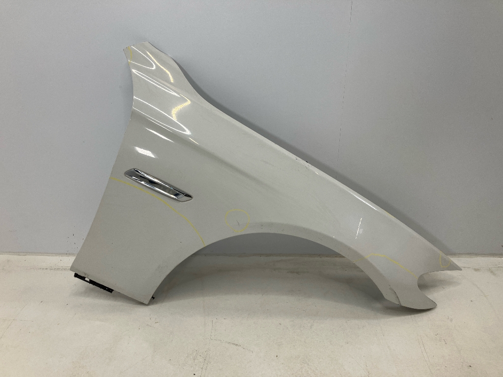 Kotflügel links vorne BMW 5er (F10) 520d xDrive  135 kW  184 PS (07.2013-06.2014) Kotflügel links vorne BMW 5er (F10) 520d xDrive  135 kW  184 PS (07.2013-06.2014)