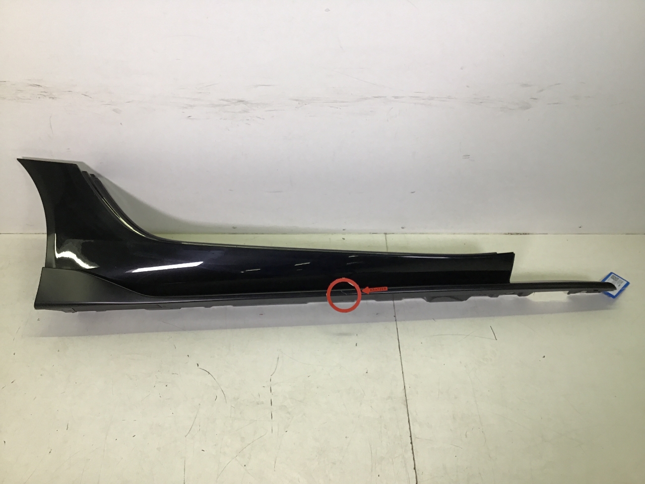 Verkleidung Schweller rechts TOYOTA Supra (DB) 3.0 GR  250 kW  340 PS (03.2019-> ) Verkleidung Schweller rechts TOYOTA Supra (DB) 3.0 GR  250 kW  340 PS (03.2019-> )