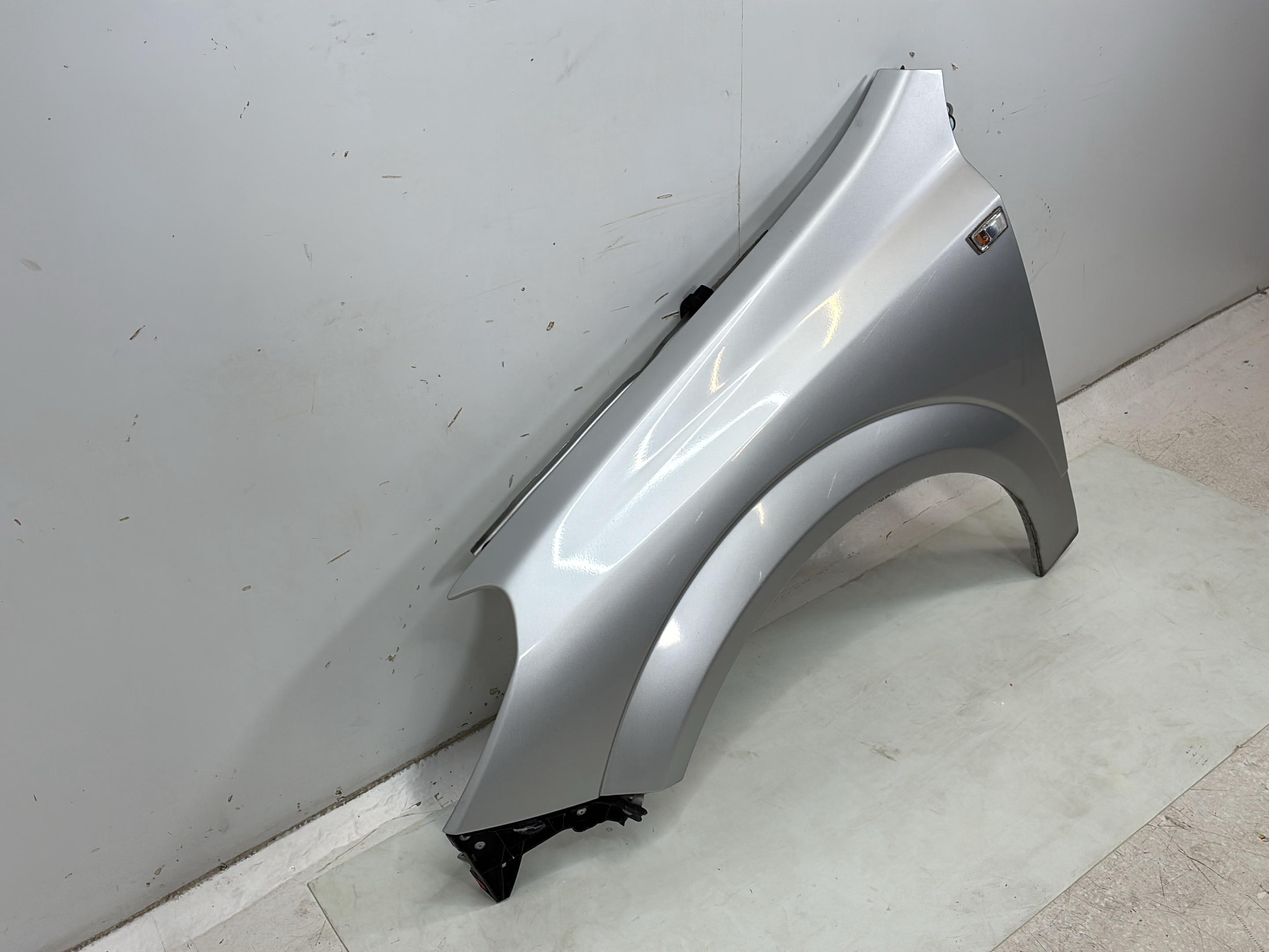Apărătoare de noroi stânga față OPEL Astra H Caravan 1.6  85 kW  116 PS (12.2006-05.2014)