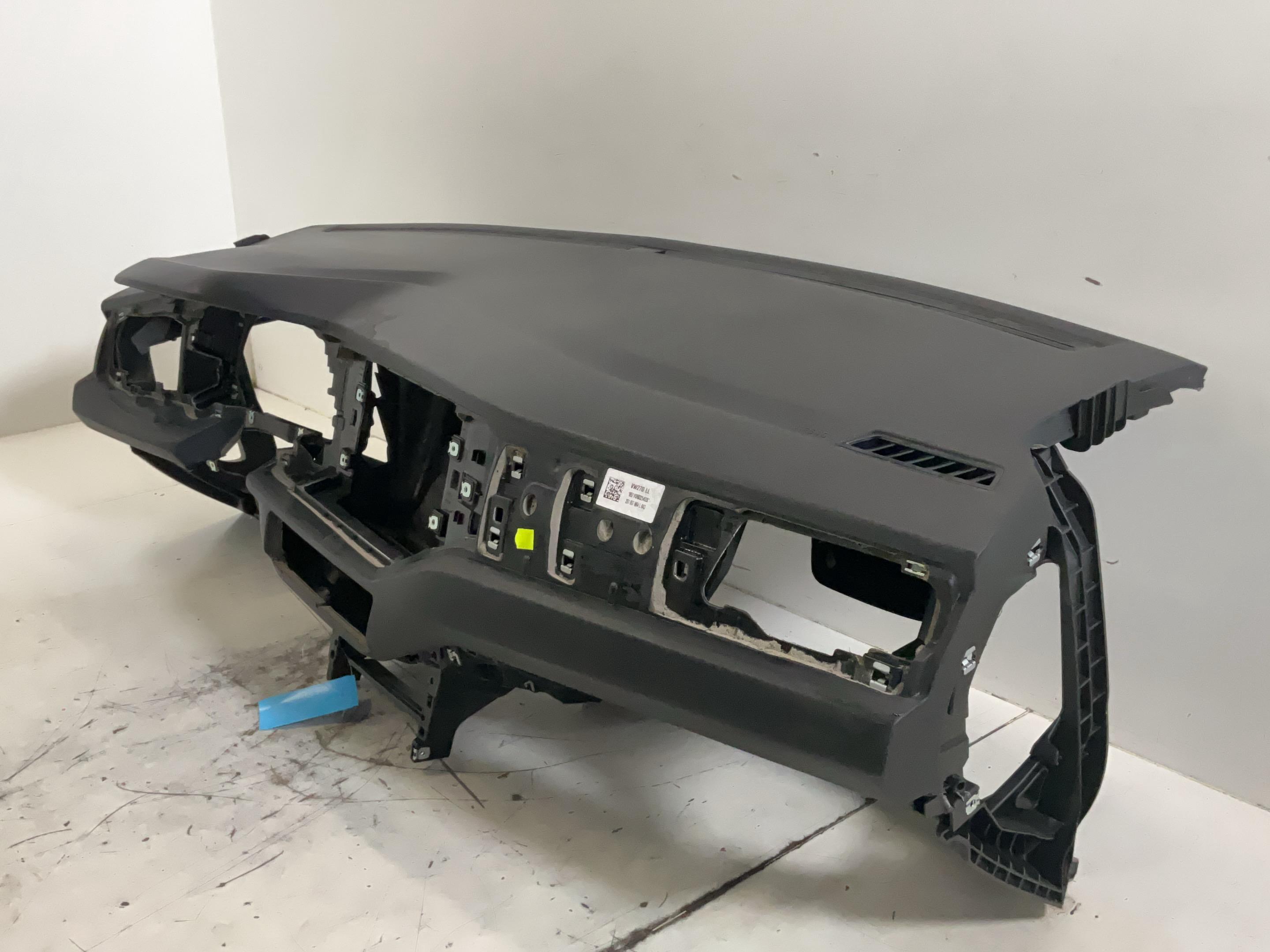 Tableau de bord VW Polo VI (AW) 1.0 TSI  70 kW  95 PS (06.2017-> )