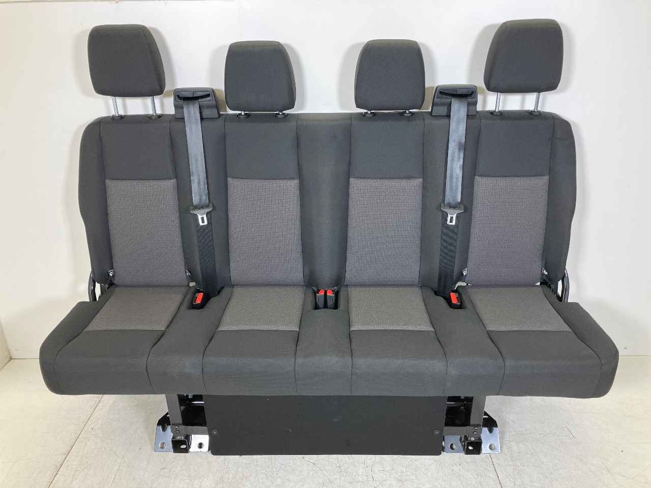 Seat second row FORD Transit V363 Bus (FAD, FBD) 2.0 TDCi  125 kW  170 PS (03.2016-> ) Seat second row FORD Transit V363 Bus (FAD, FBD) 2.0 TDCi  125 kW  170 PS (03.2016-> )