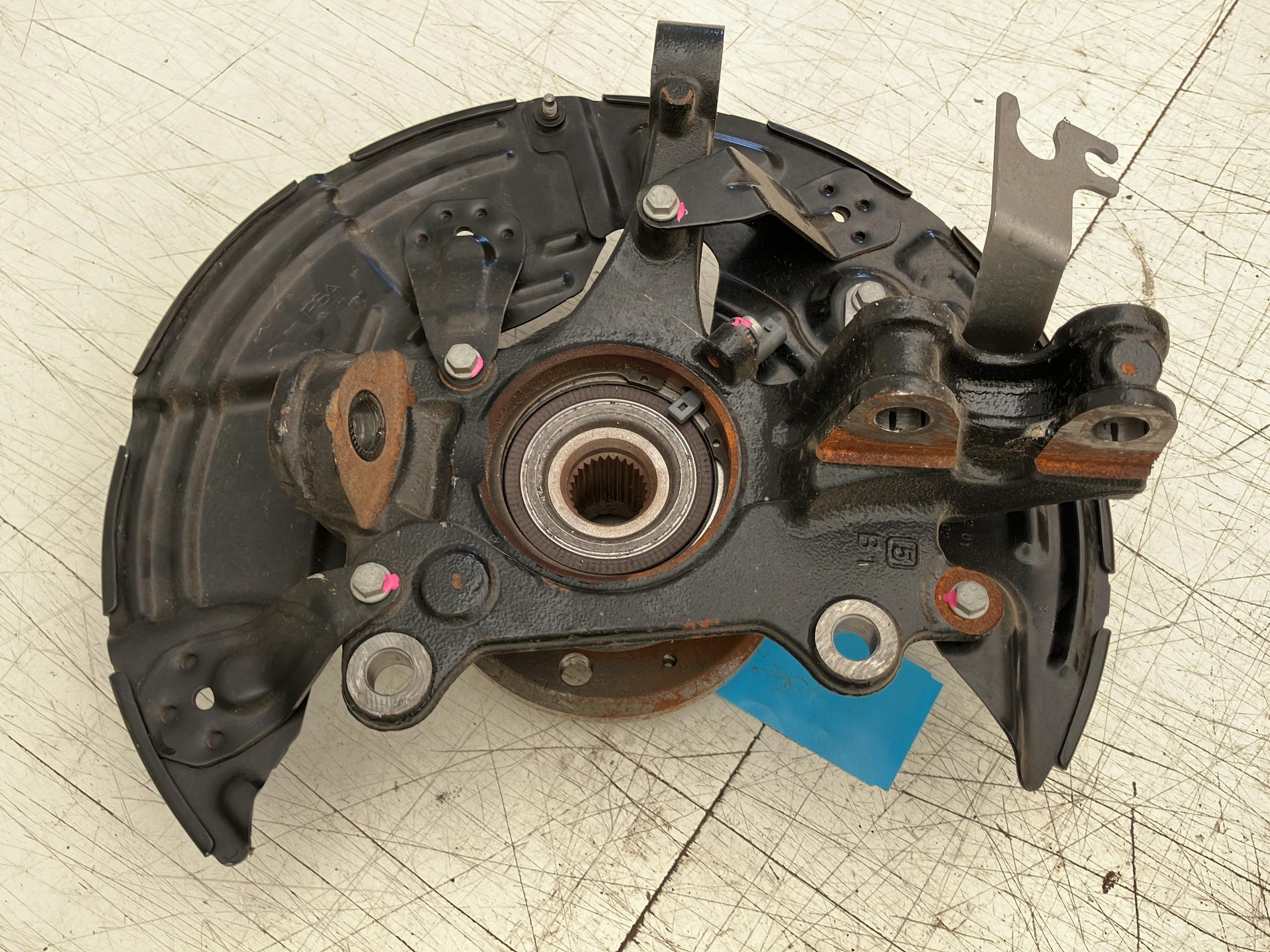 Achsschenkel links vorne PEUGEOT 3008 III (KA, KB, KC) E-210  157 kW  213 PS (11.2023-> )