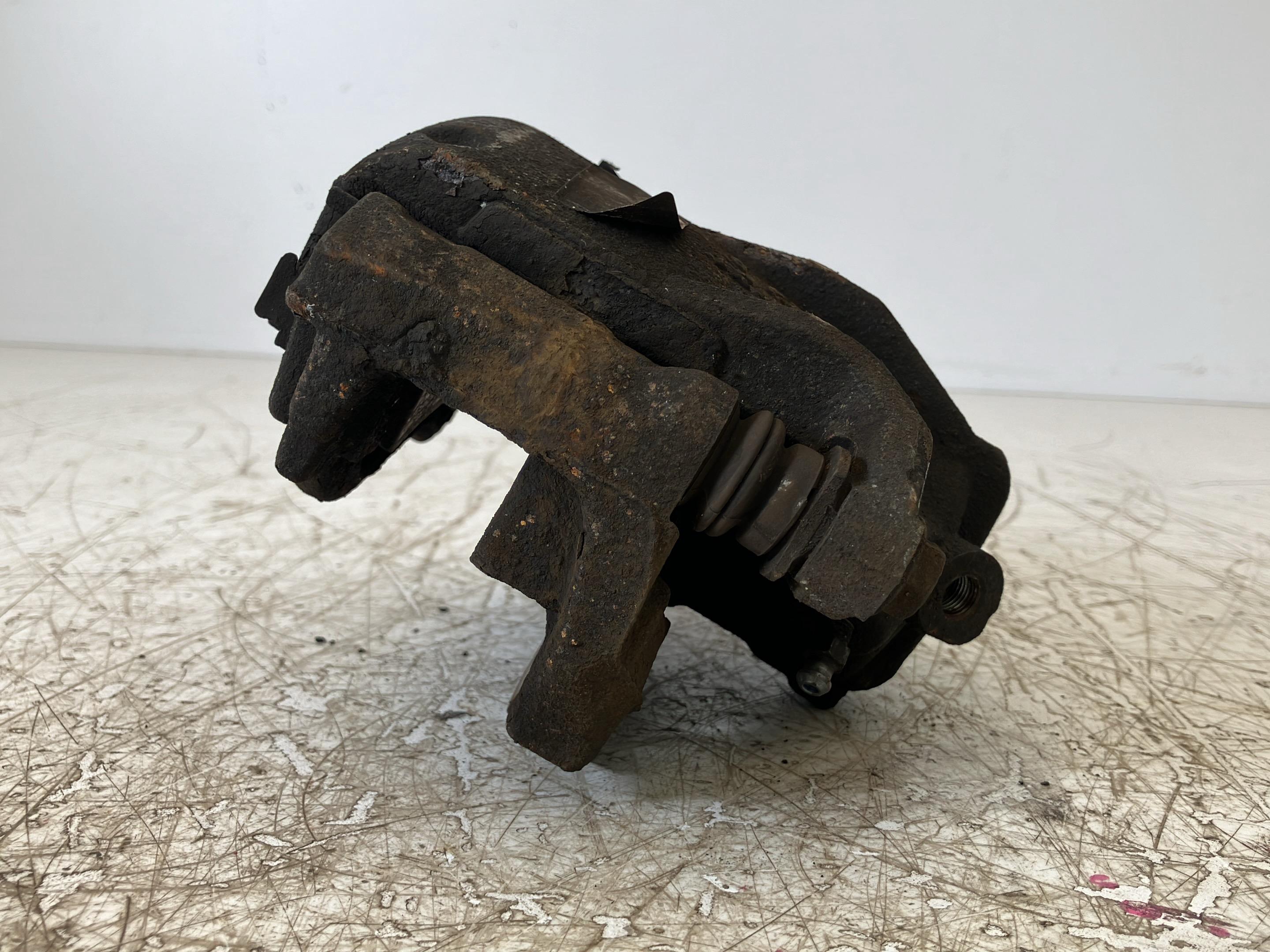 Bremssattel links vorne PEUGEOT 2008 I 1.2 VTi  60 kW  82 PS (03.2013-> )