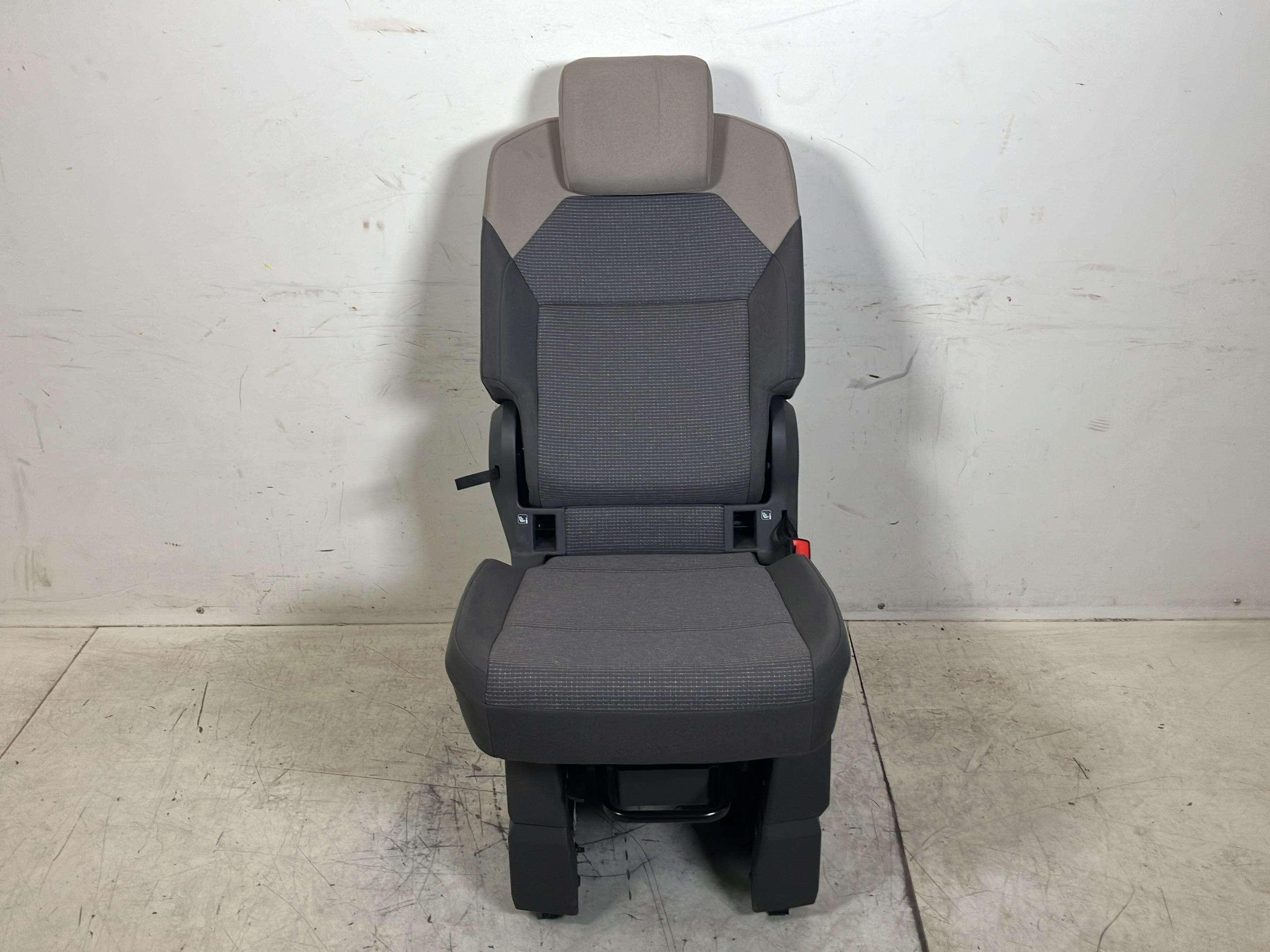 Scaun centru dreapta VW Transporter T7 Multivan 2.0 TDI  110 kW  150 PS (10.2021-> )