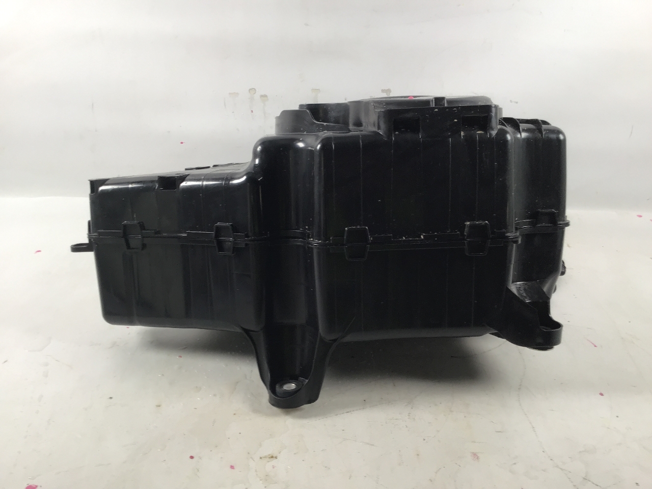 Tank AdBlue FORD Transit V363 Pritsche/Fahrgestell (FED, FFD) 2.0 TDCi  125 kW  170 PS (03.2016-> ) Tank AdBlue FORD Transit V363 Pritsche/Fahrgestell (FED, FFD) 2.0 TDCi  125 kW  170 PS (03.2016-> )