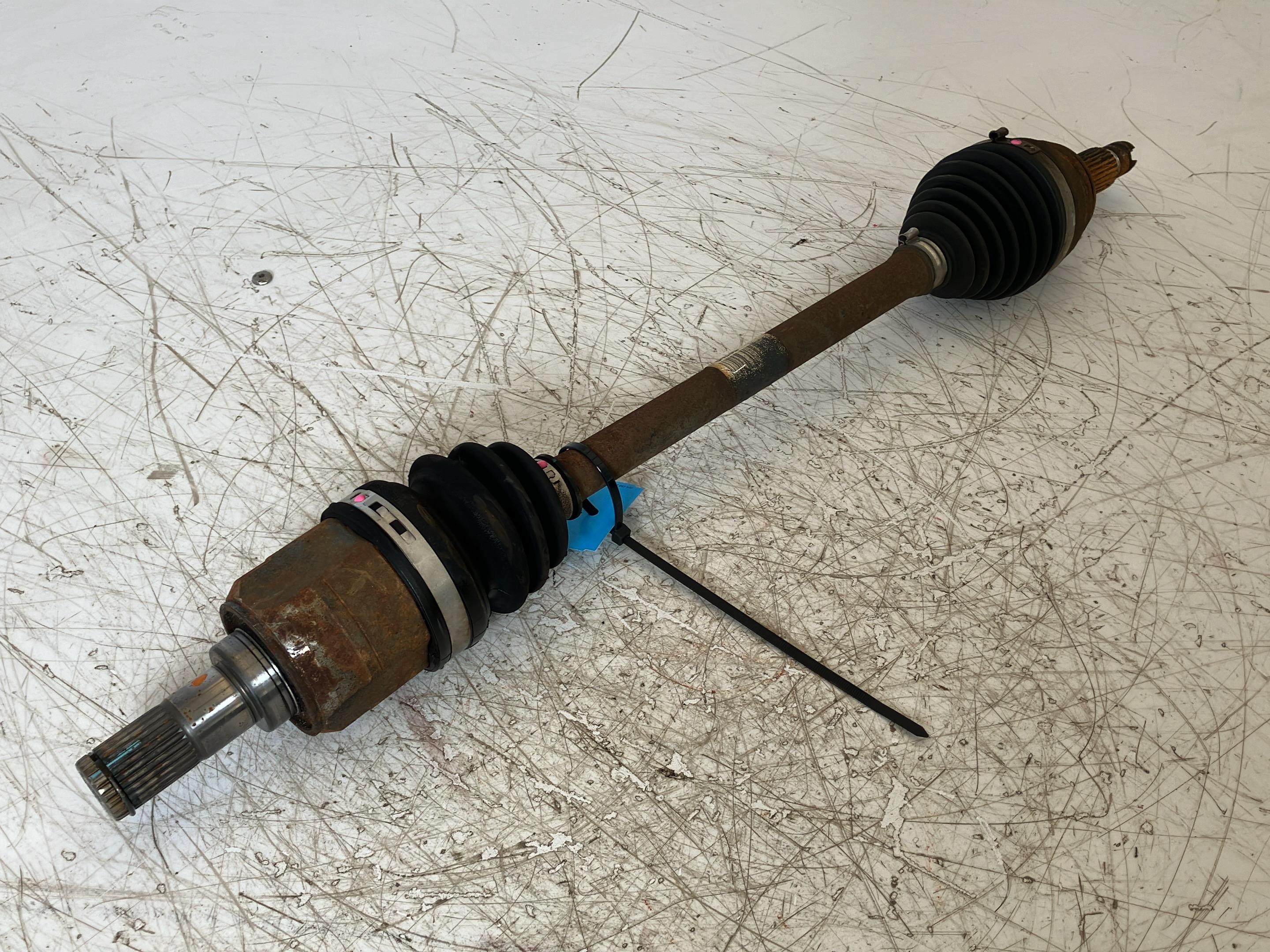 Drive shaft left front HYUNDAI i30 III Fastback (PDE, PDEN) 1.4 T-GDI  103 kW  140 PS (06.2017-> )
