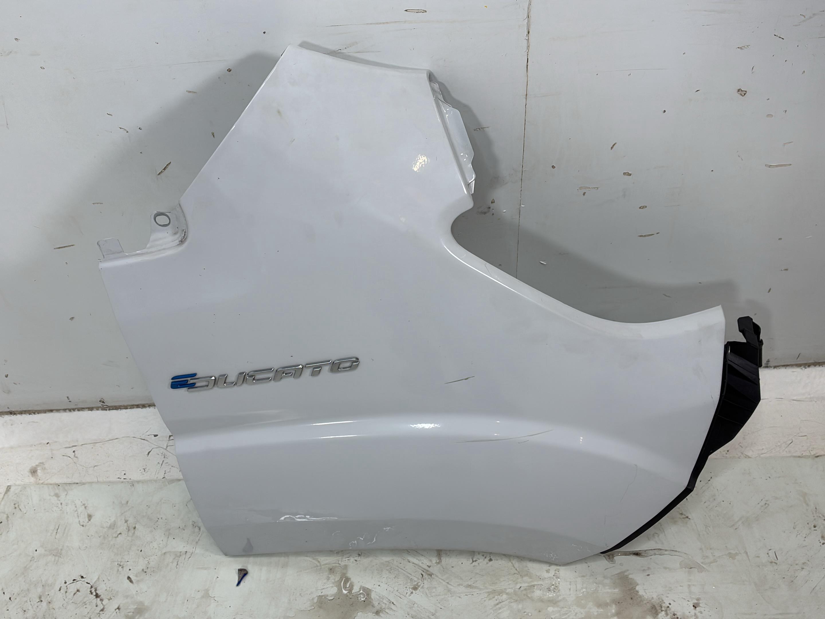 Spatbord rechtsvoor FIAT Ducato Bus (250) E-Ducato Hydrogen  205 kW  279 PS (04.2025-> )