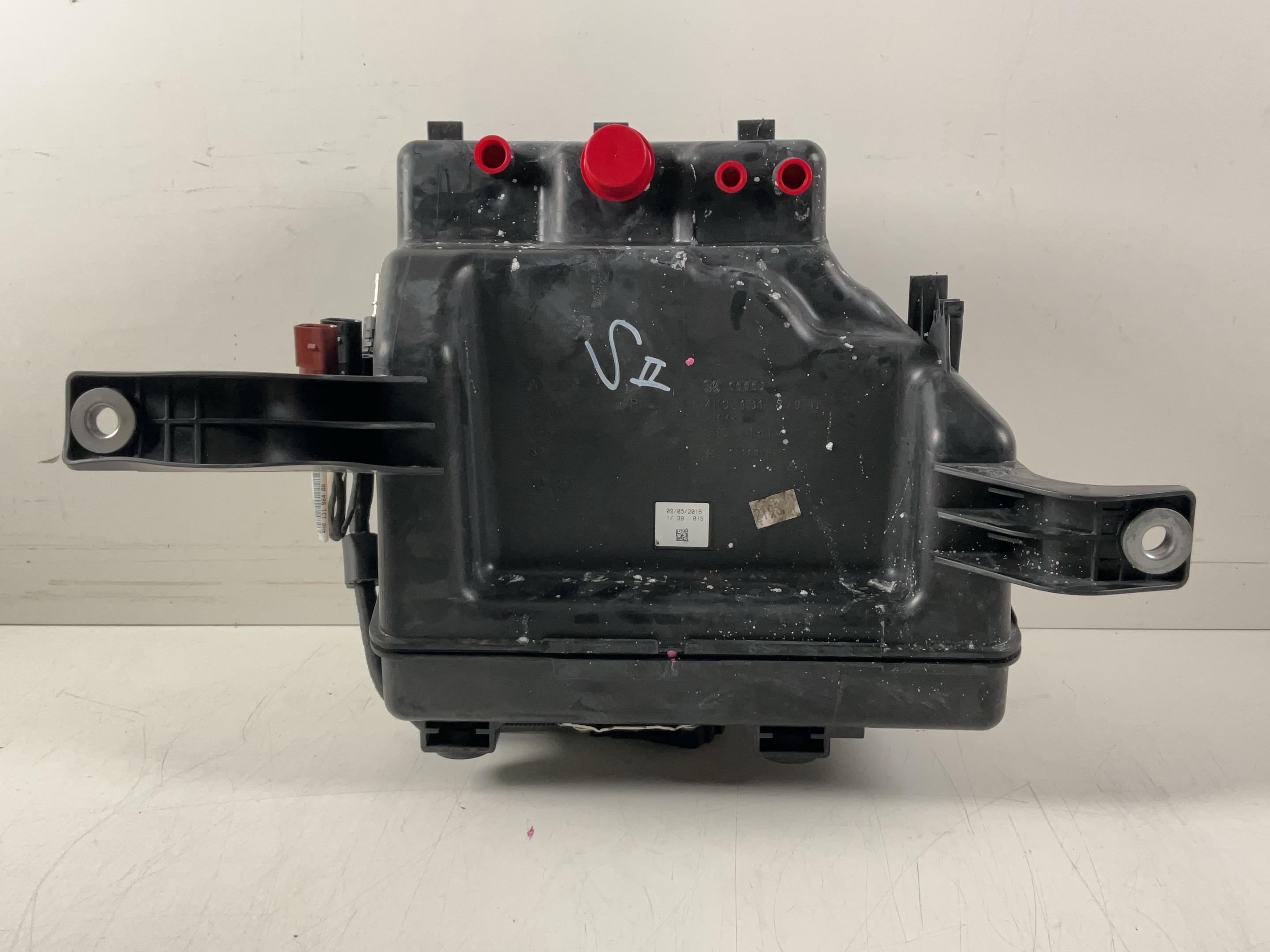 Tank AdBlue AUDI A8 (4H) 3.0 TDI quattro  190 kW  258 PS (10.2013-01.2018)