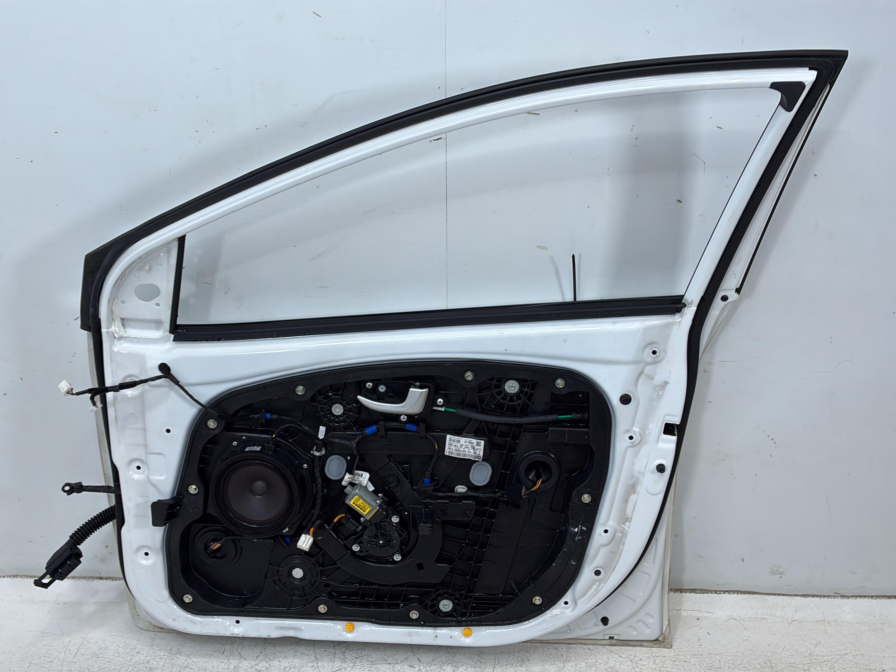ușă dreapta față HYUNDAI i30 II (GD) 1.6 CRDi  81 kW  110 PS (12.2011-12.2016)