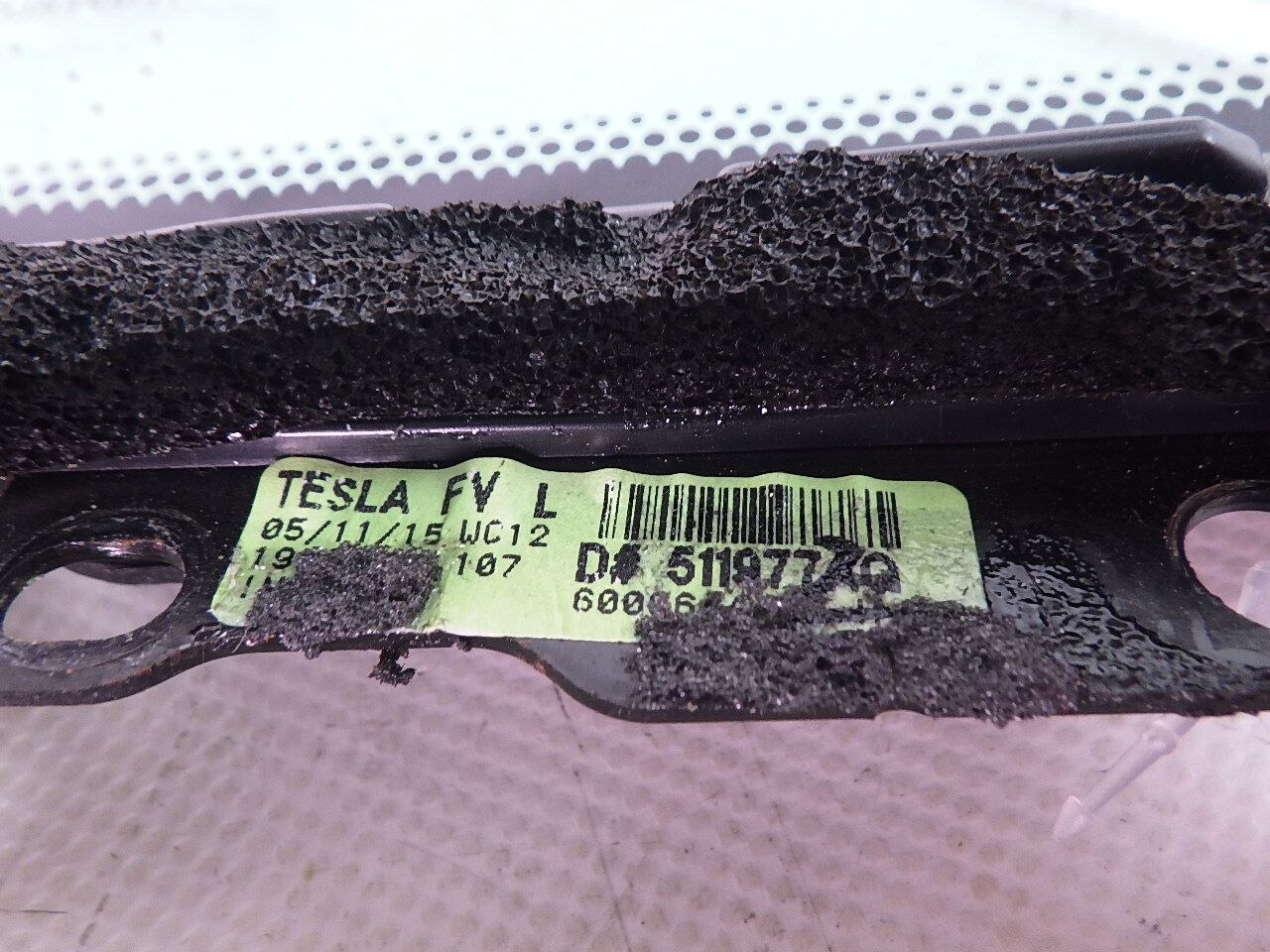 Driehoeksruit links TESLA Model S (5YJS) 85D AWD  310 kW  421 PS (04.2015-02.2016)
