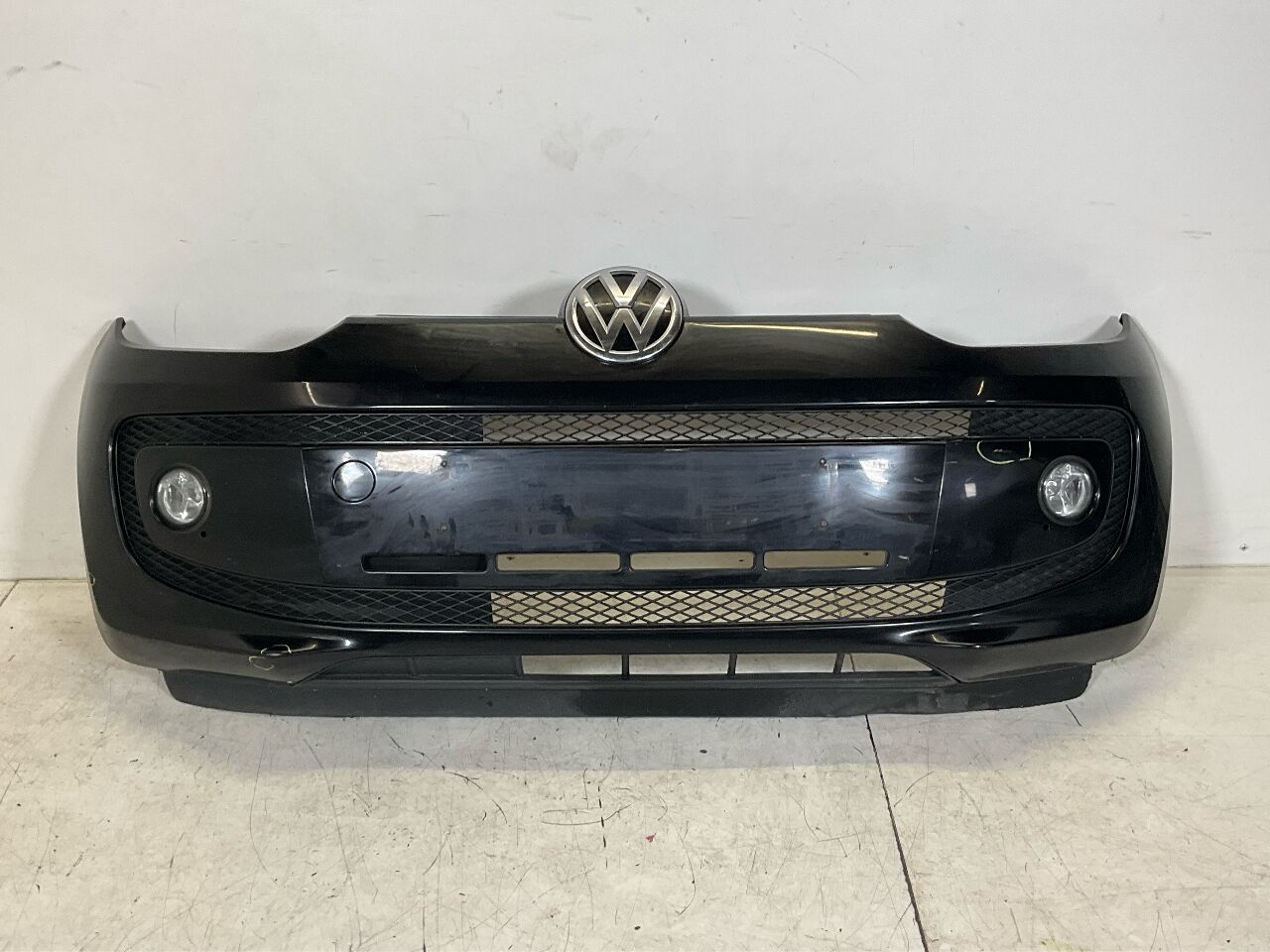 Bumper front VW Up (AA) 1.0  55 kW  75 PS (08.2011-> )