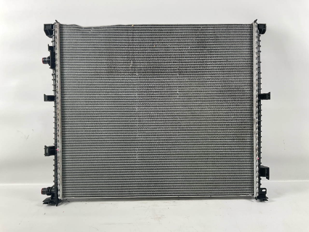 Refroidisseur BMW X5 (G05, F95) xDrvie 45e iPerformance  290 kW  394 PS (06.2019-> ) Refroidisseur BMW X5 (G05, F95) xDrvie 45e iPerformance  290 kW  394 PS (06.2019-> )