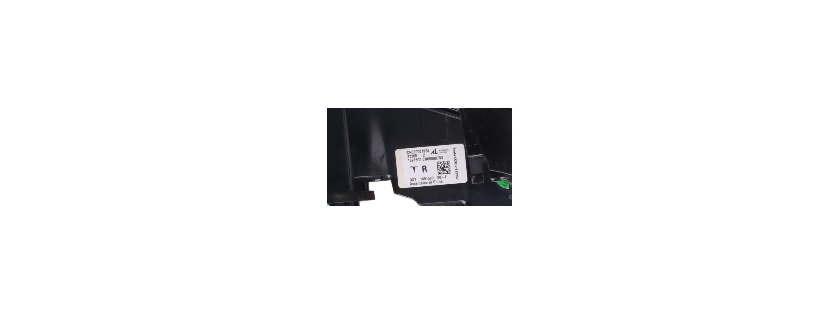 Tail-lamp inside right TESLA Model 3 (5YJ3) EV  350 kW  476 PS (06.2019-> )