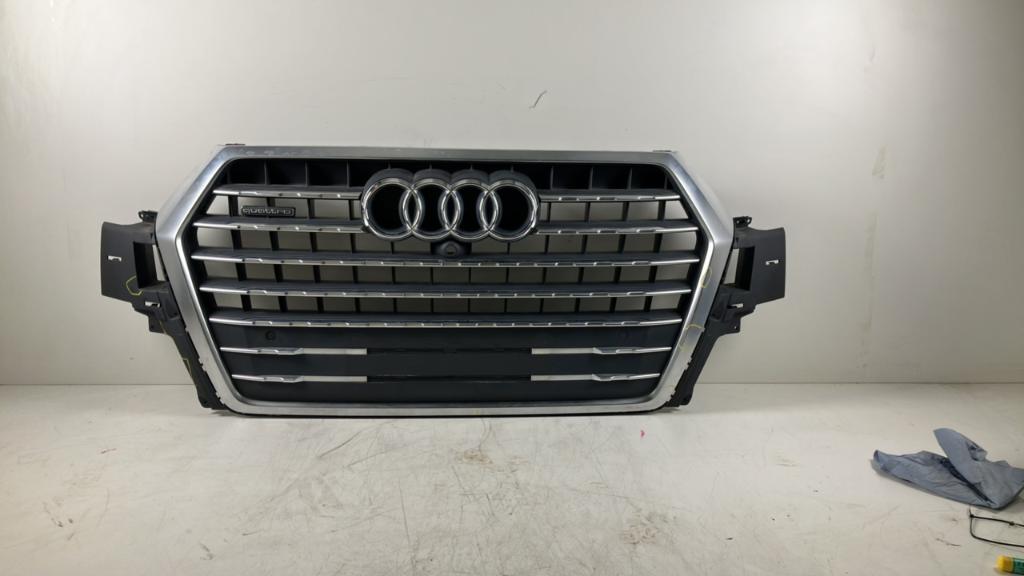 Grille de calandre AUDI Q7 (4M) 3.0 TDI  200 kW  272 PS (06.2015-> ) Grille de calandre AUDI Q7 (4M) 3.0 TDI  200 kW  272 PS (06.2015-> )